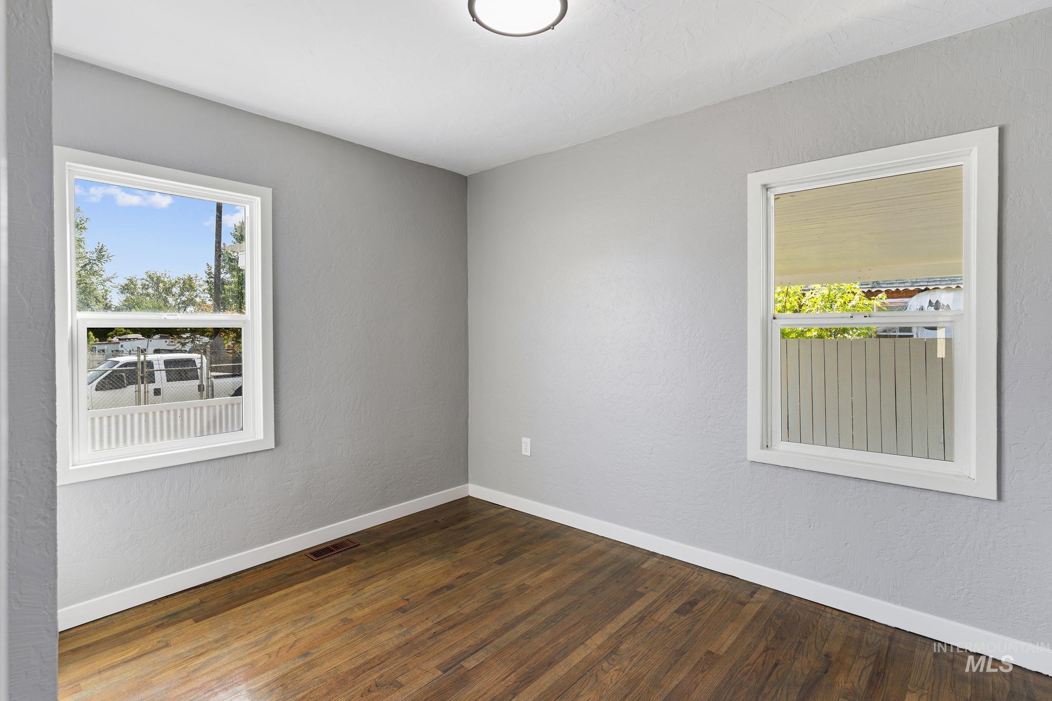 619 Thain Road Property Photo 20