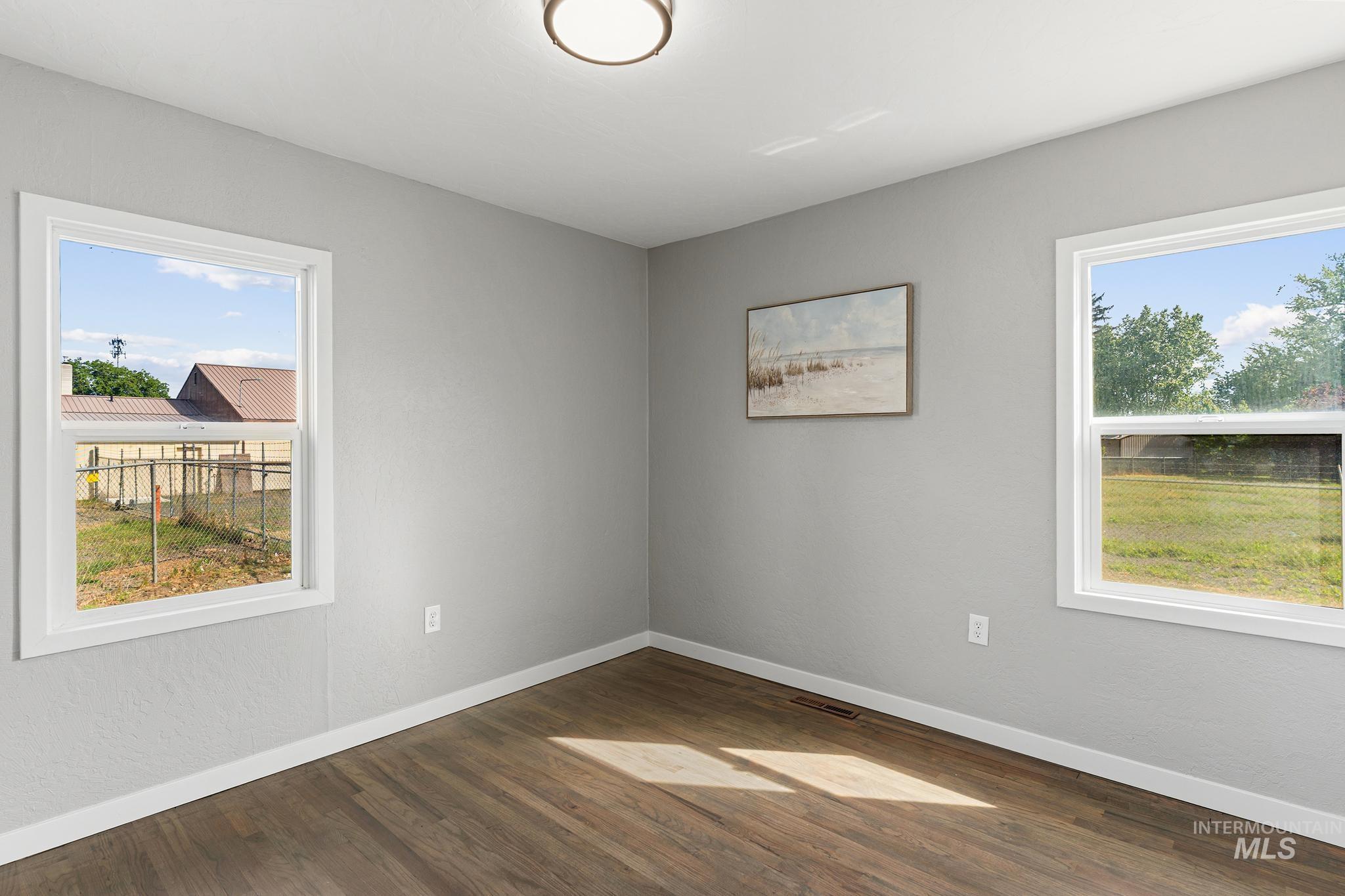 619 Thain Road Property Photo 22