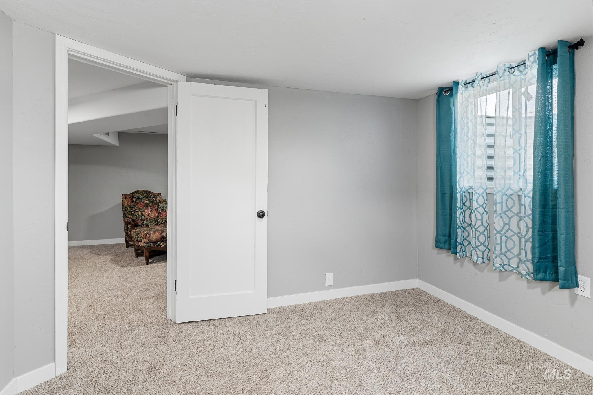 619 Thain Road Property Photo 25