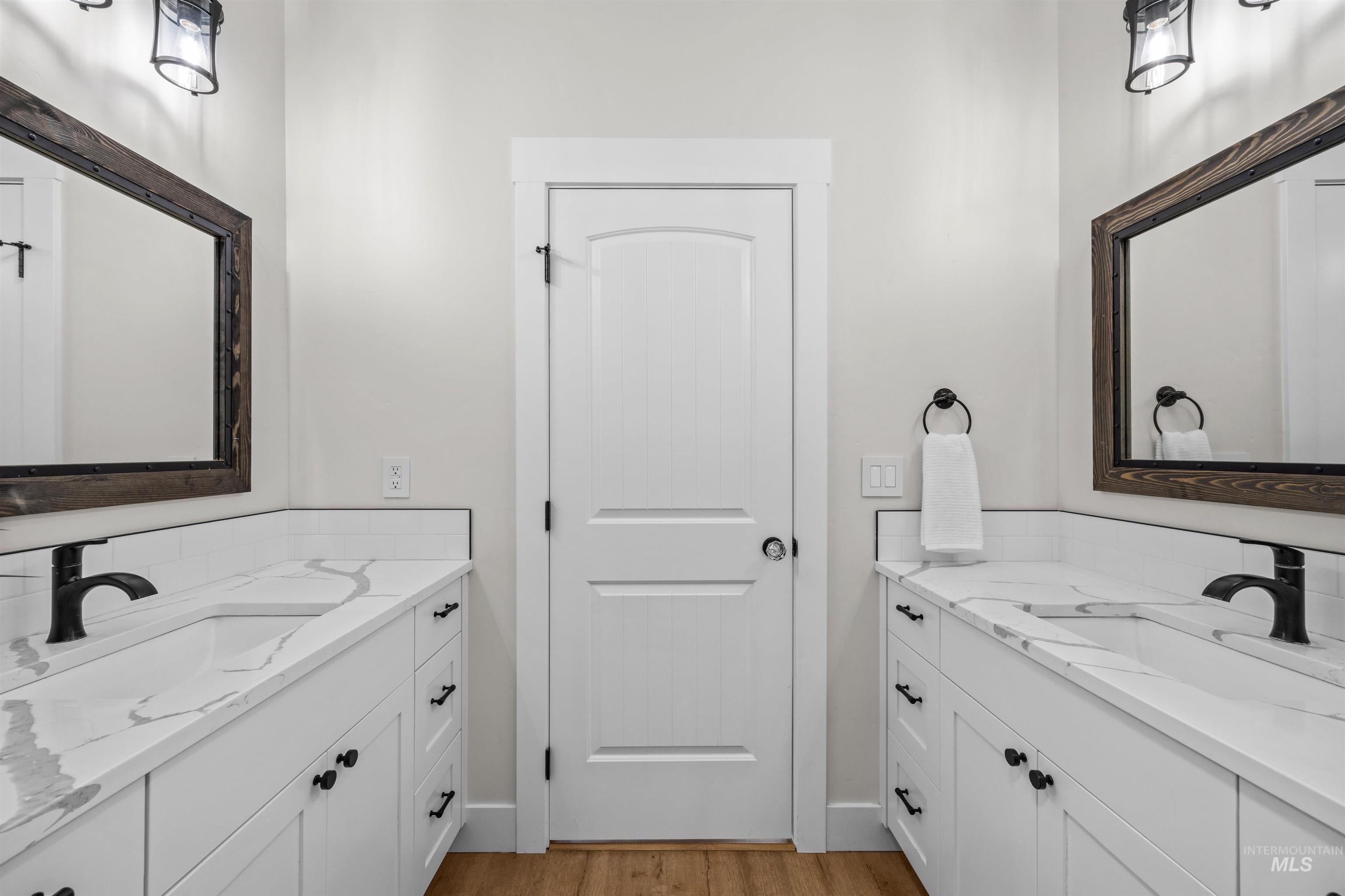 9853 Salmon Ridge Pl Property Photo 17