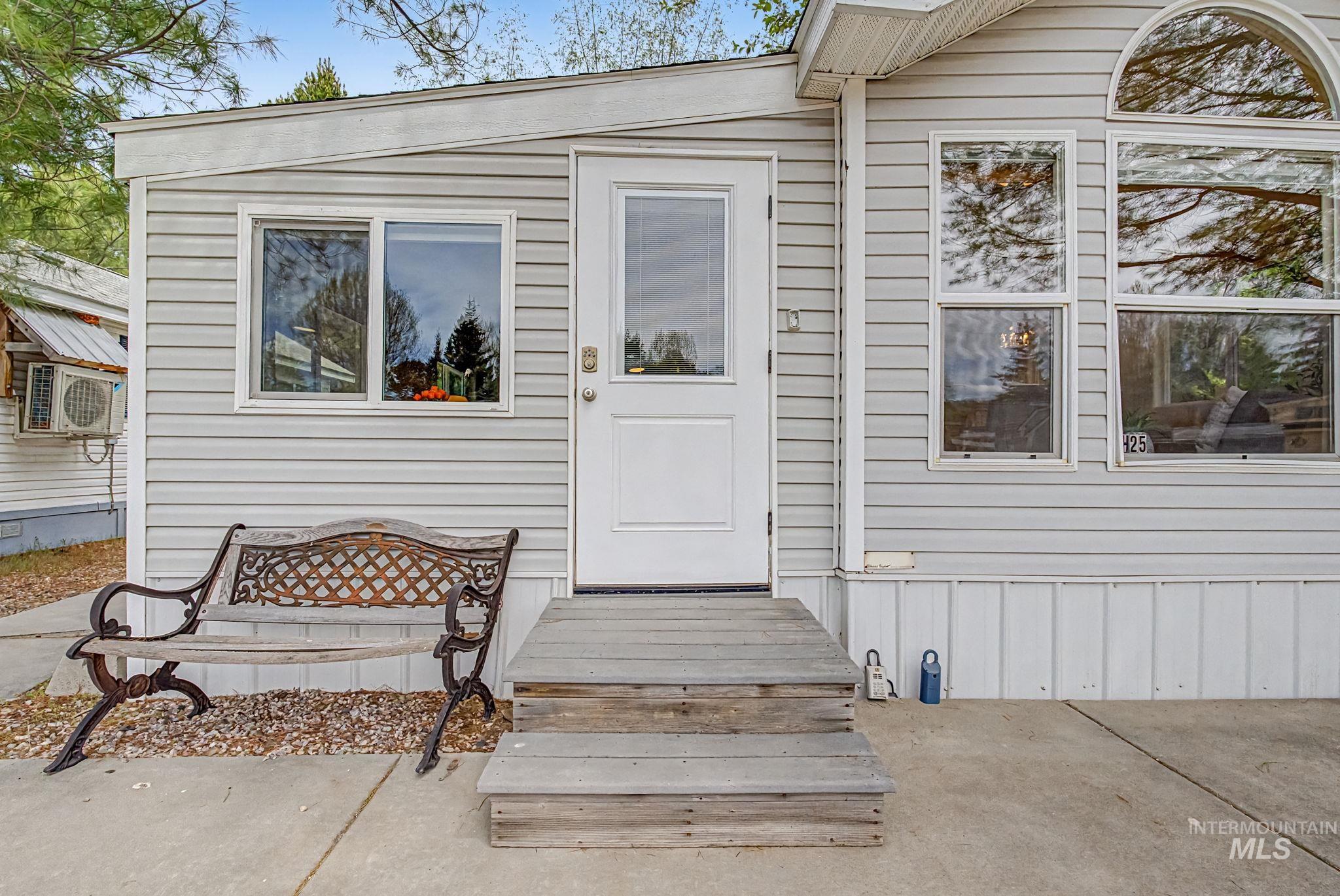 514 Sawyer St Property Photo 3