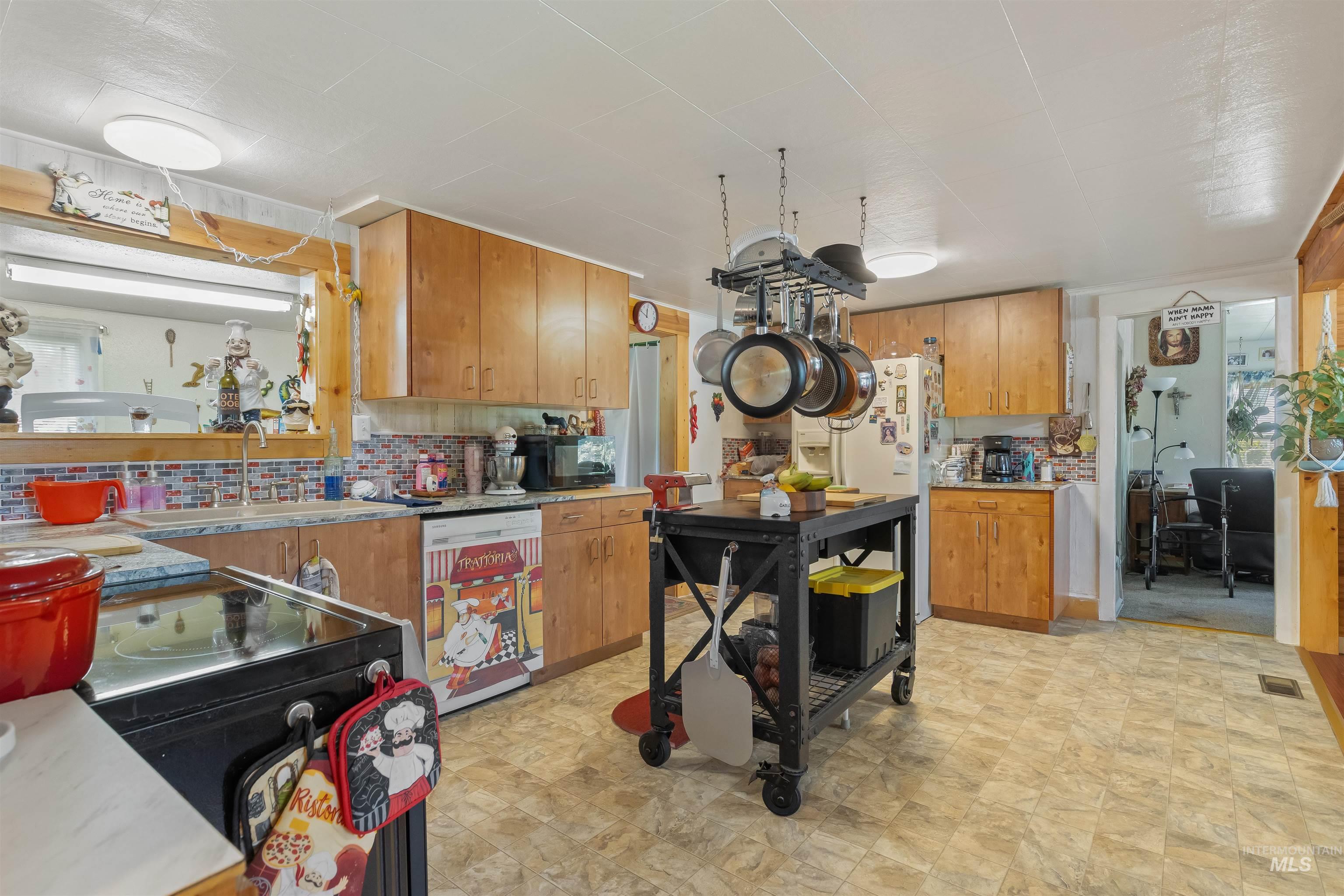 238 Hillcrest Road Property Photo 14