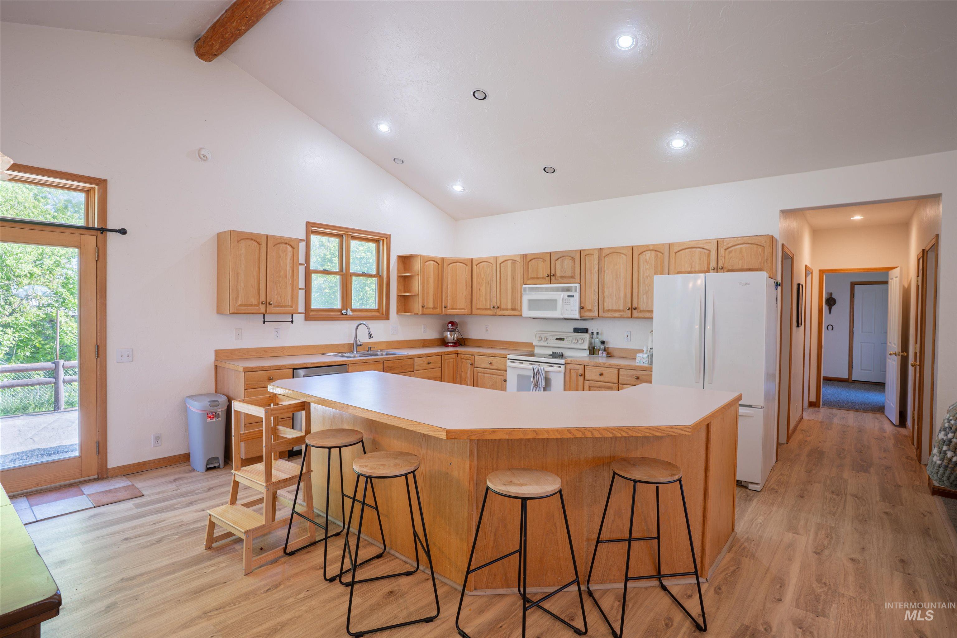 201 N Grape St. Property Photo 16