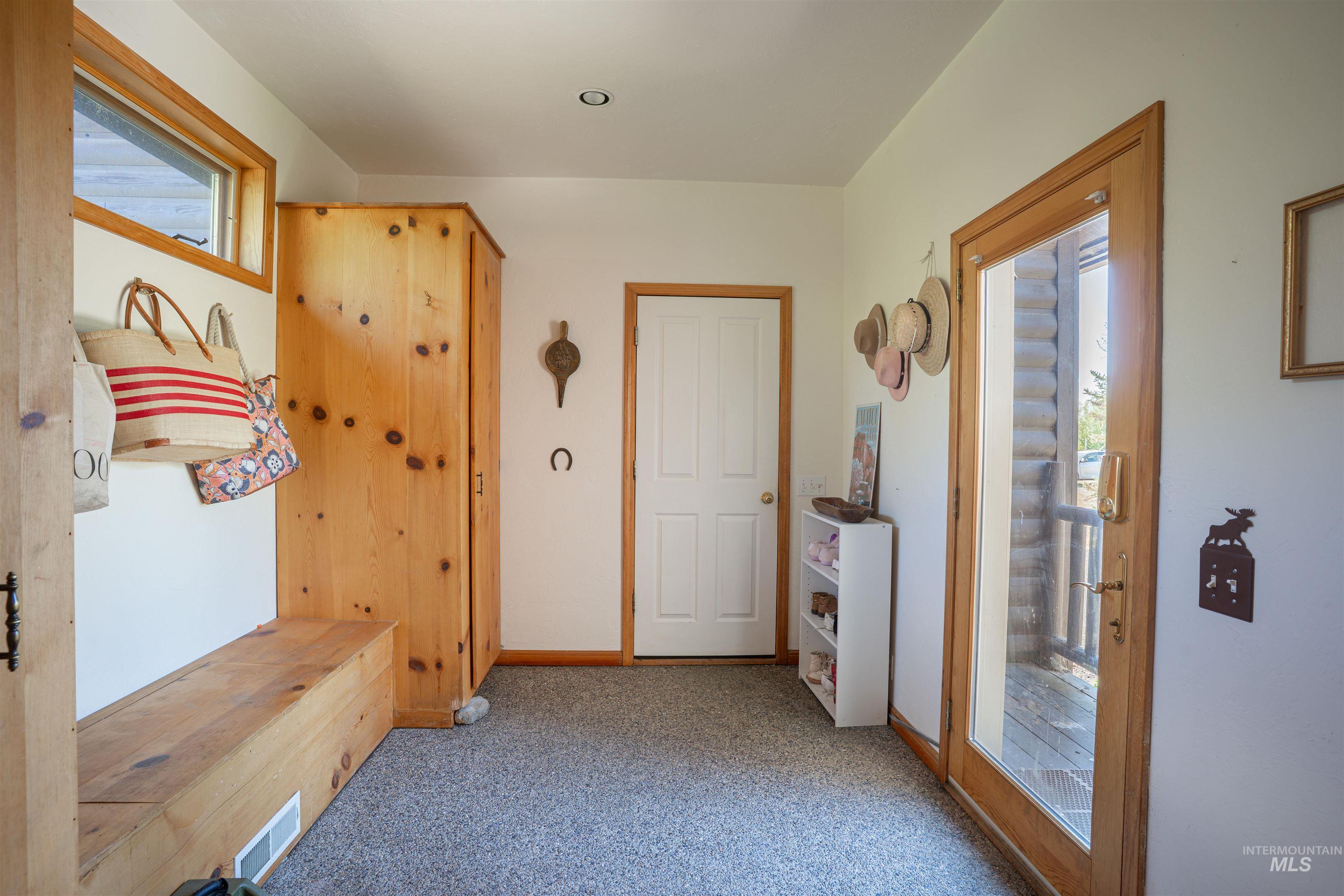 201 N Grape St. Property Photo 17