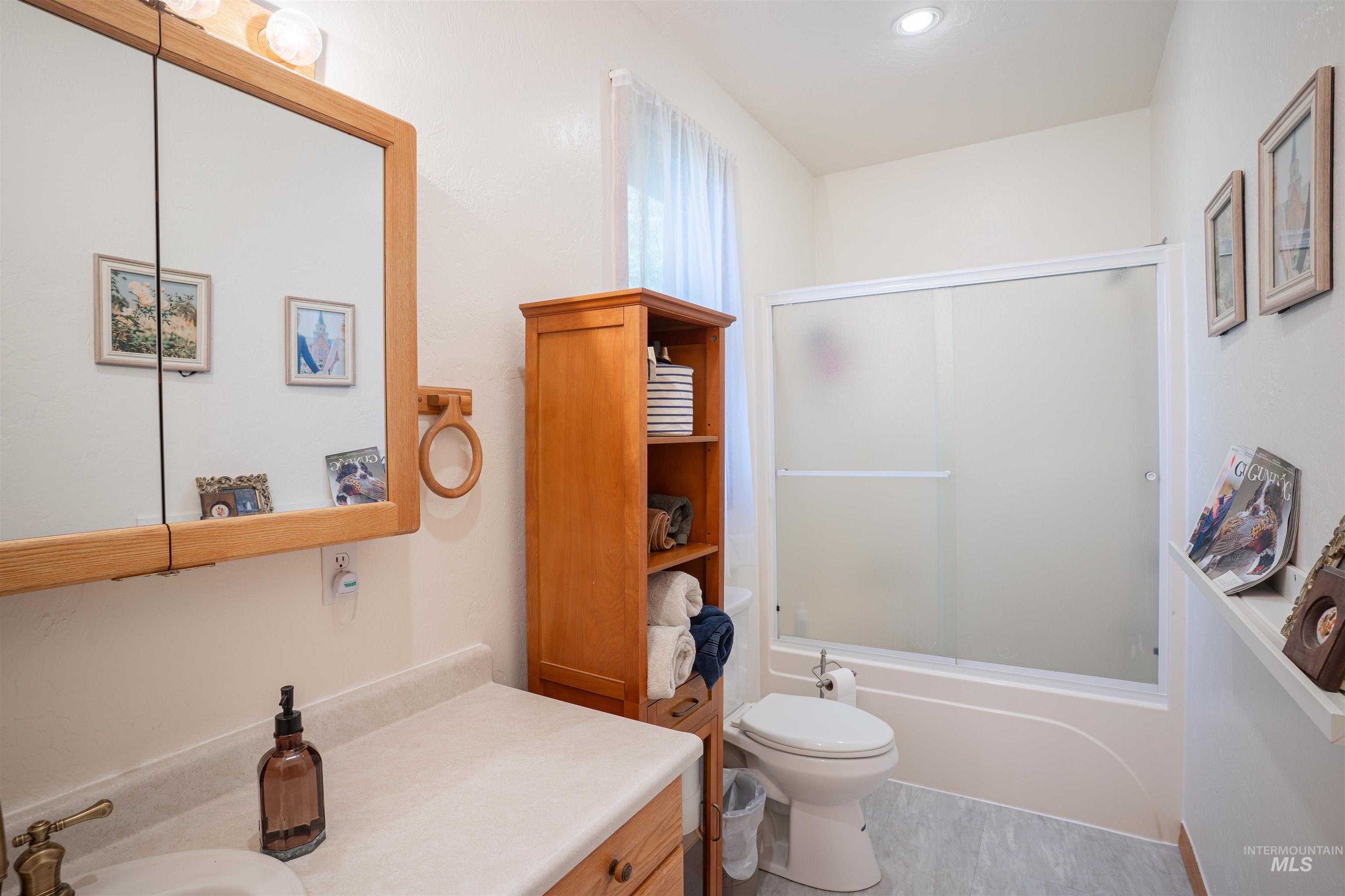 201 N Grape St. Property Photo 26