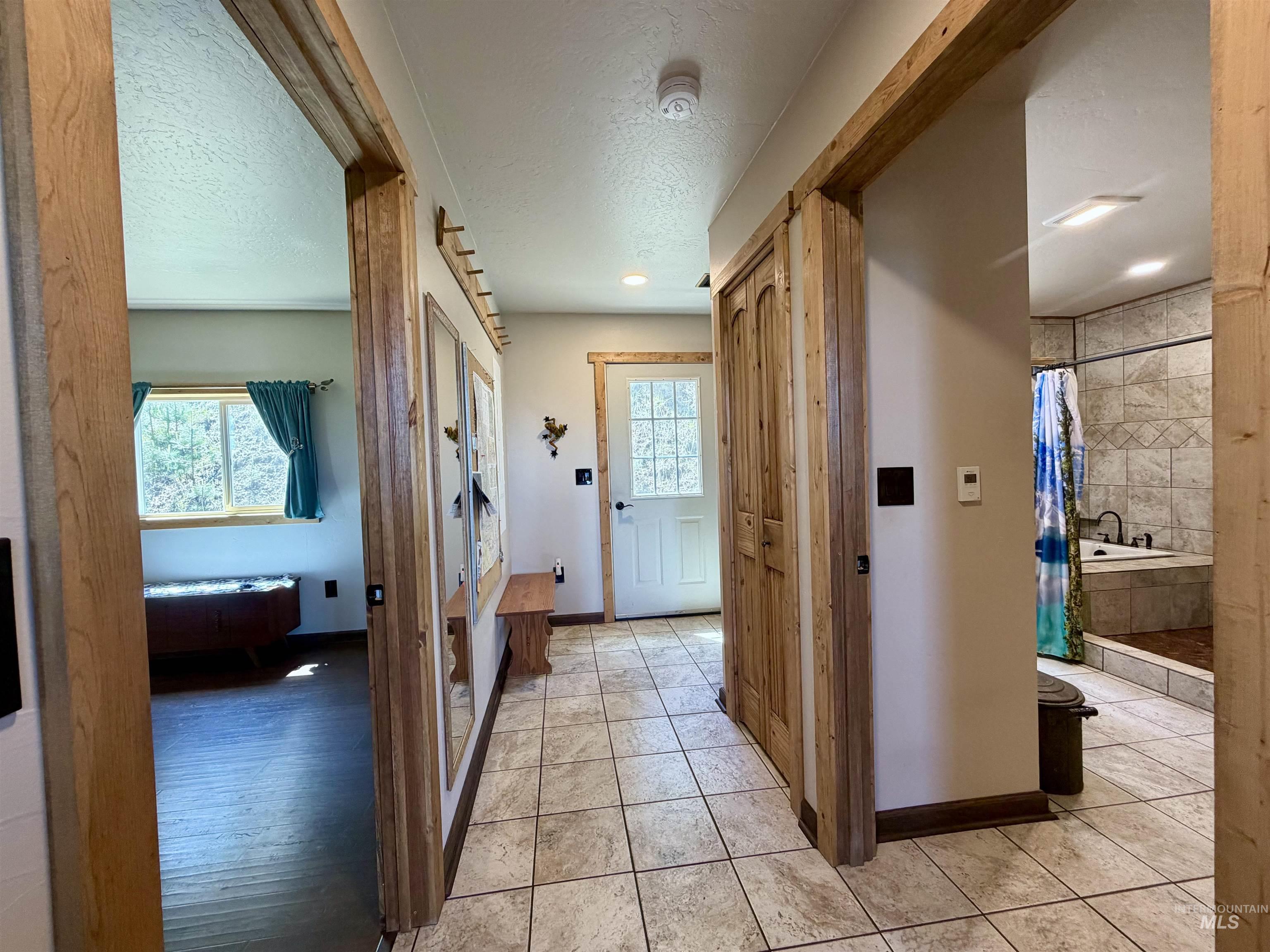 2284 Hill Street Property Photo 10
