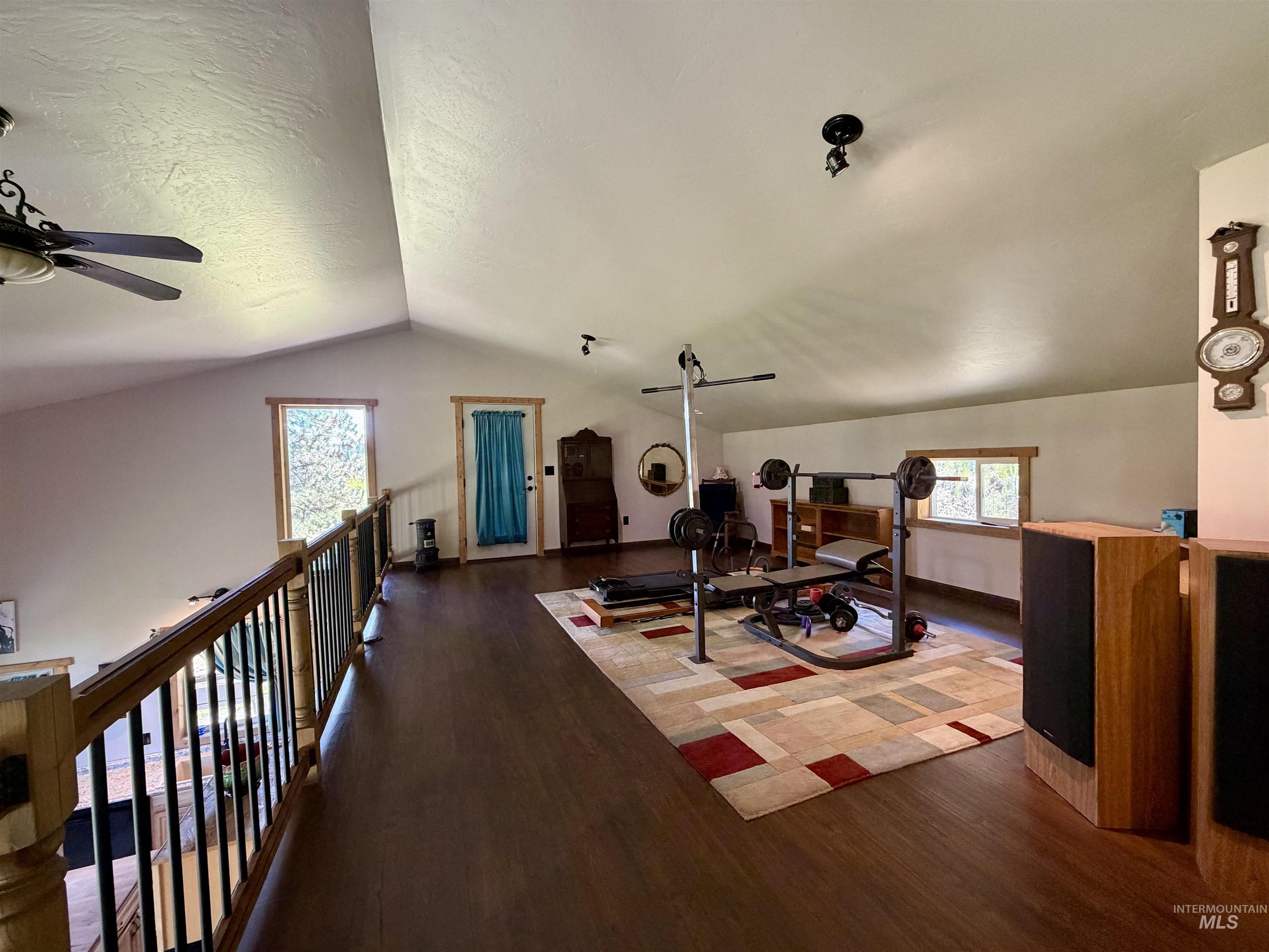 2284 Hill Street Property Photo 15