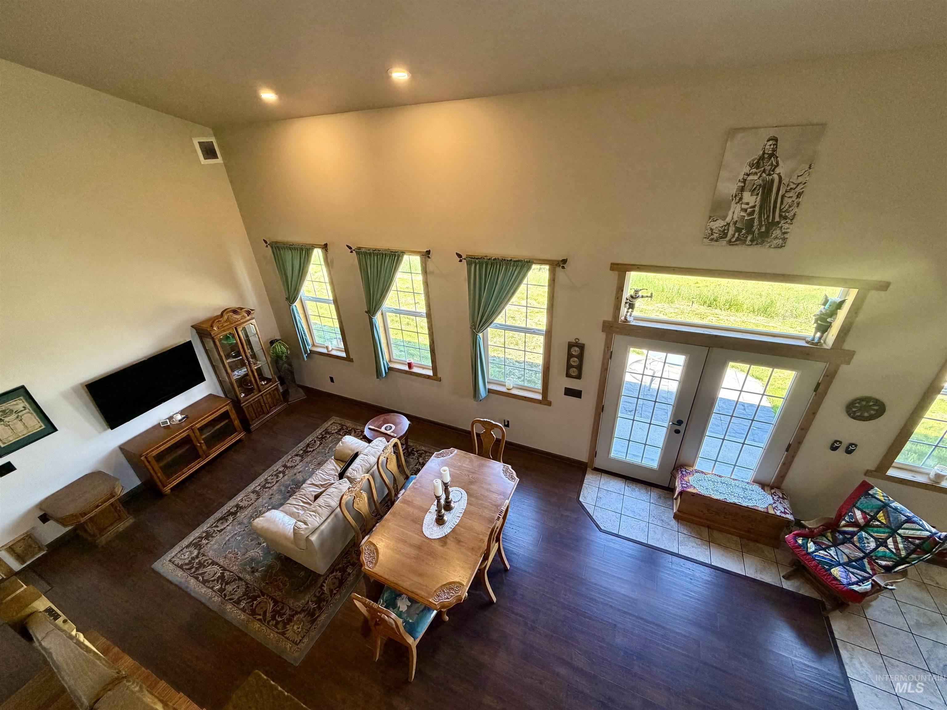 2284 Hill Street Property Photo 18
