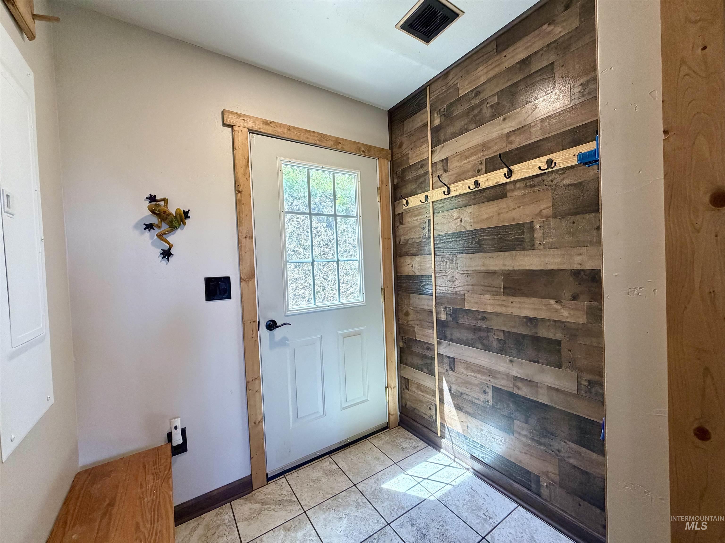 2284 Hill Street Property Photo 23