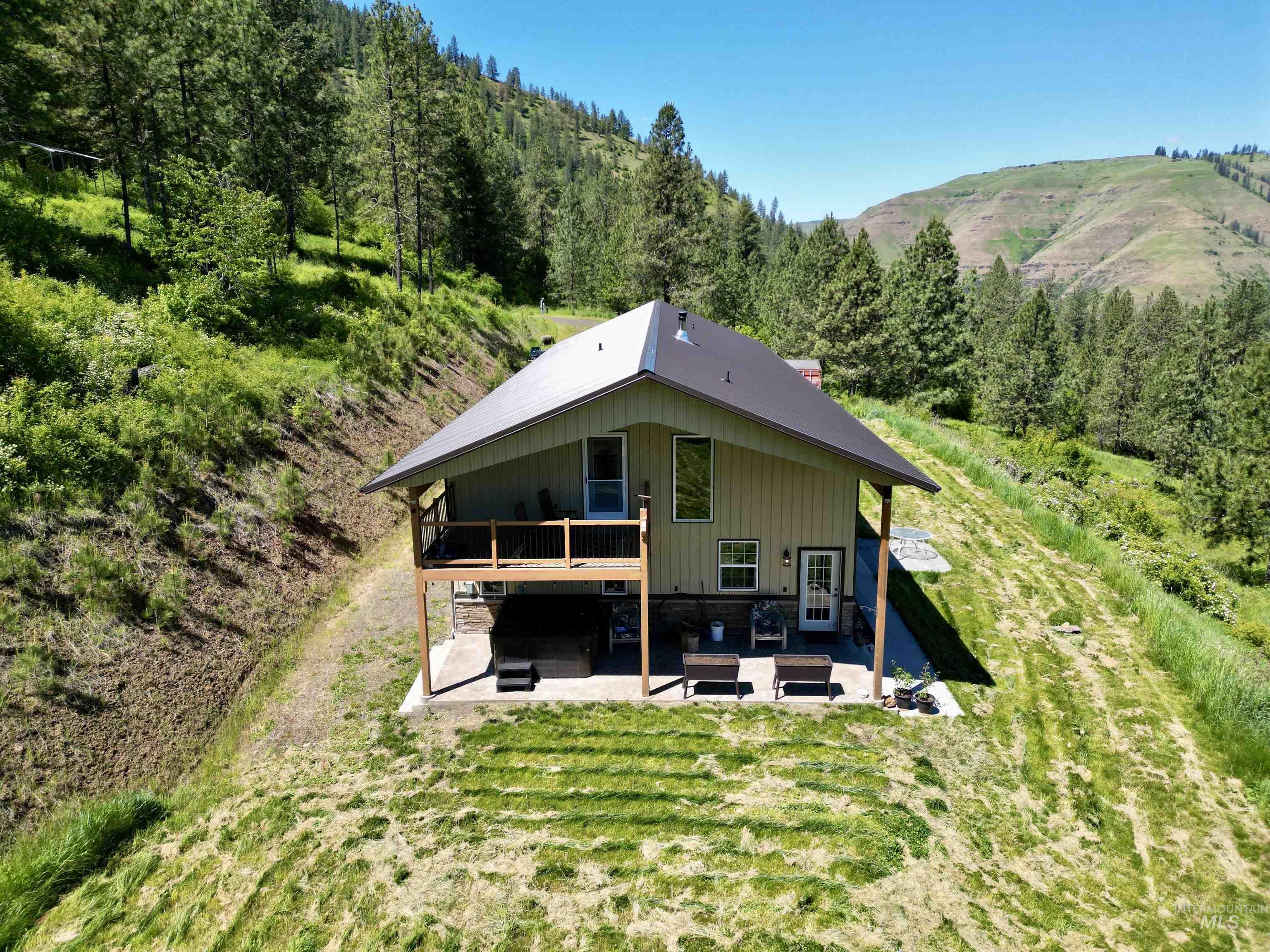 2284 Hill Street Property Photo 44