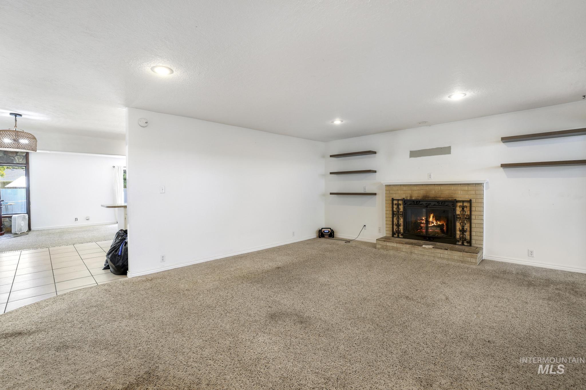 1228 Evergreen Dr Property Photo 5