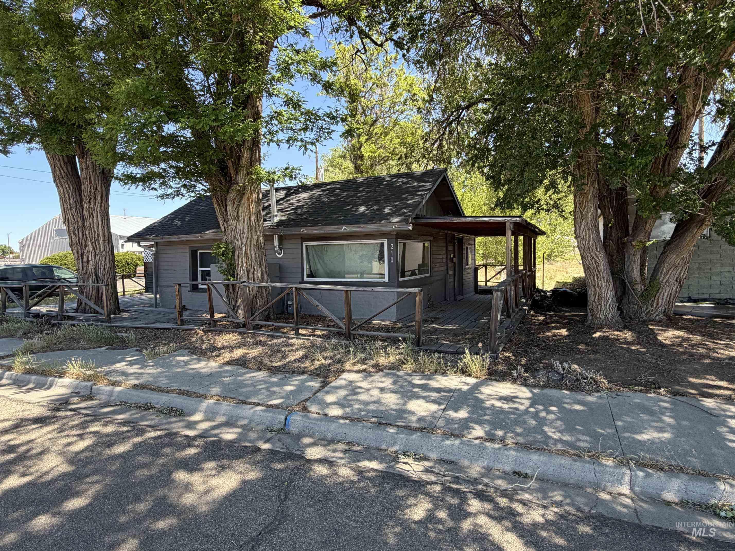 210 S 3 West Property Photo 1