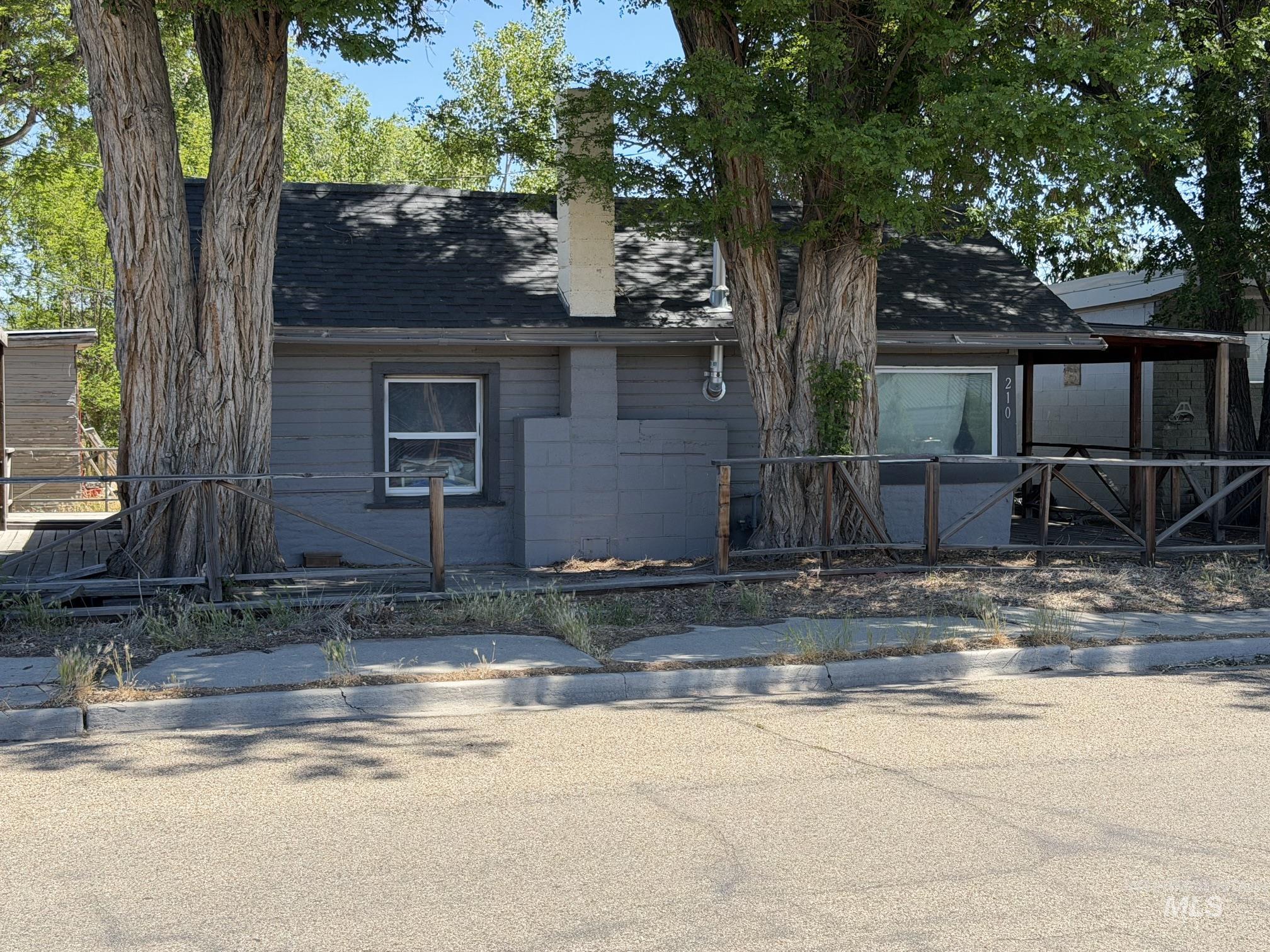 210 S 3 West Property Photo 6