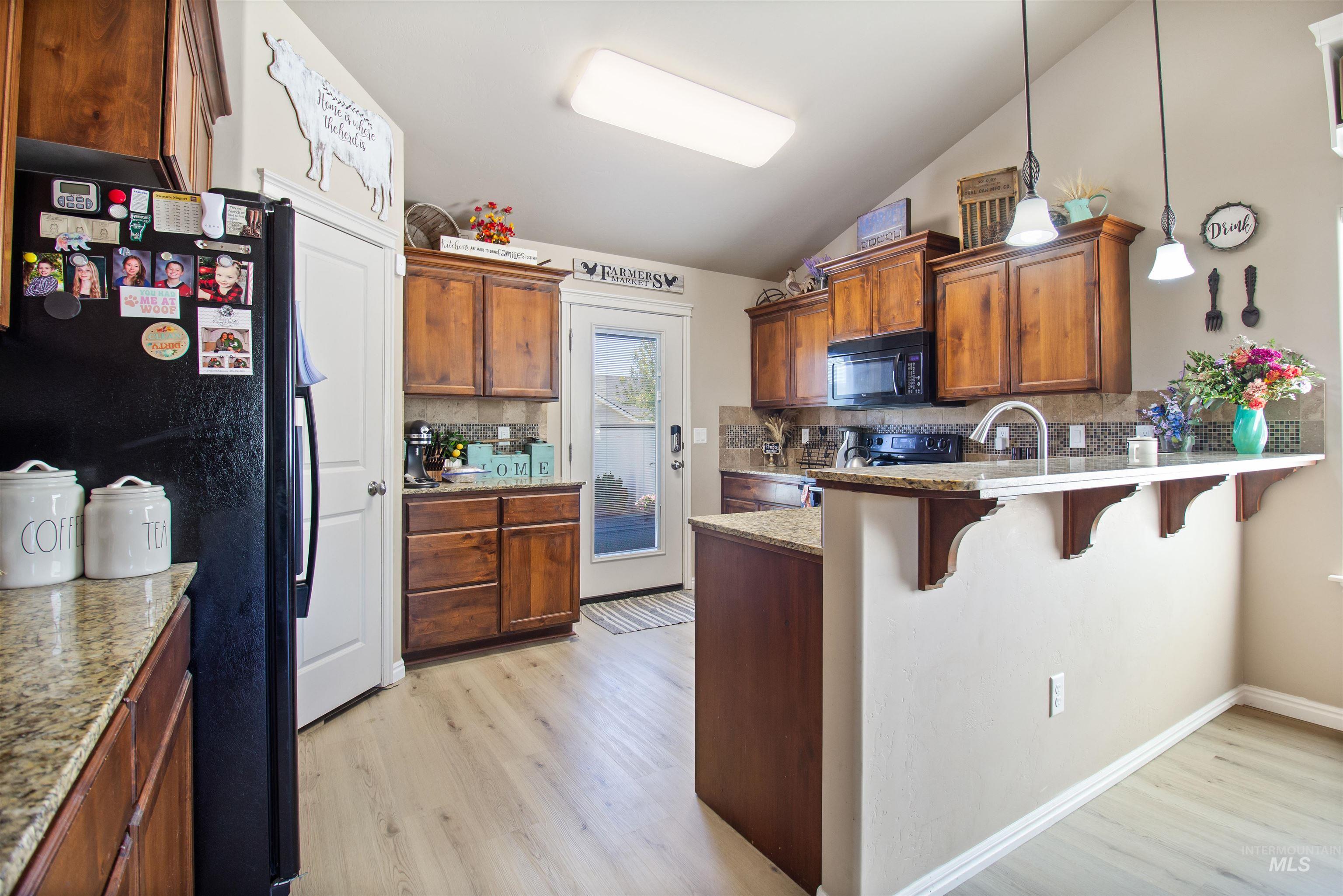 1068 Terra Ave Property Photo 6