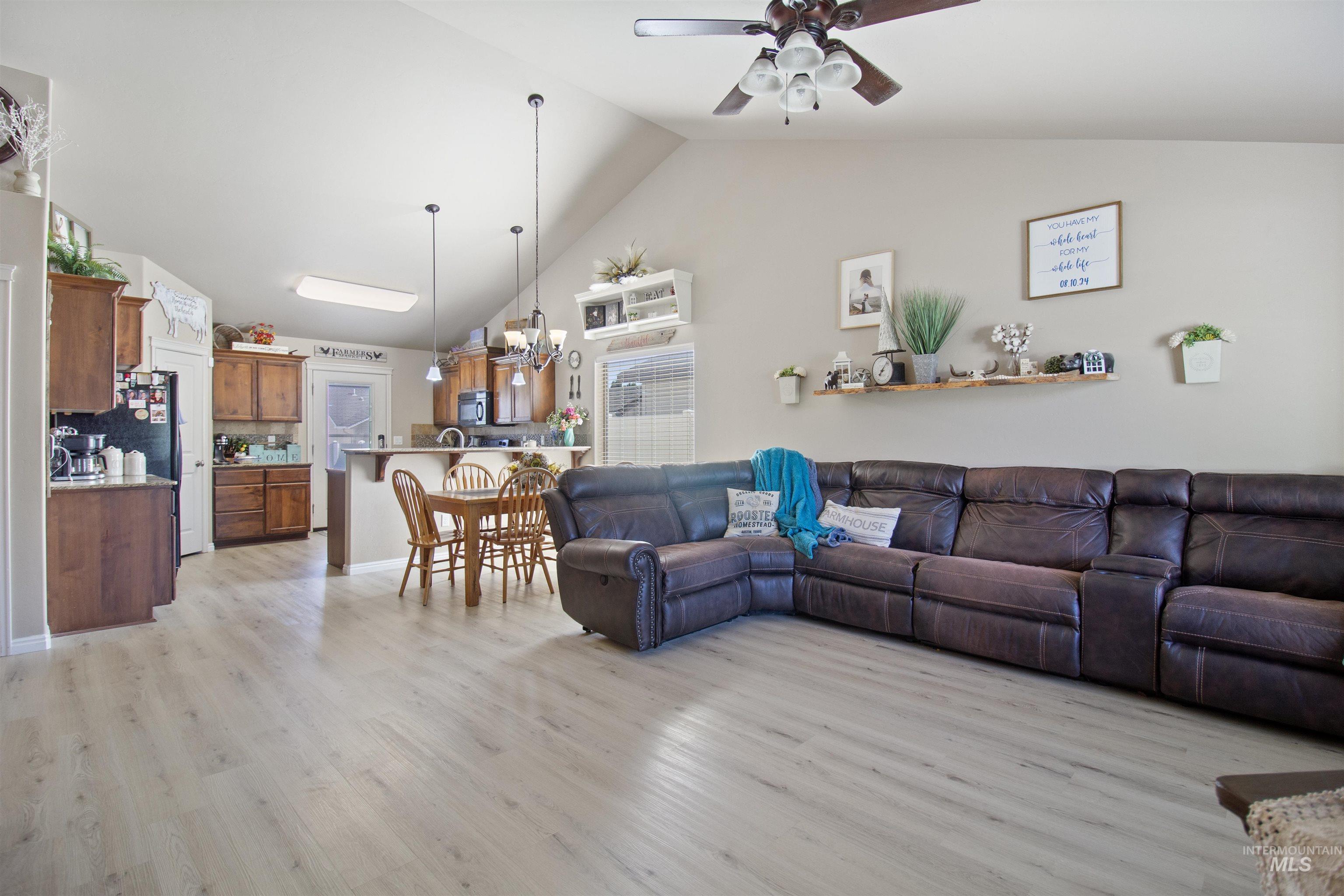 1068 Terra Ave Property Photo 9