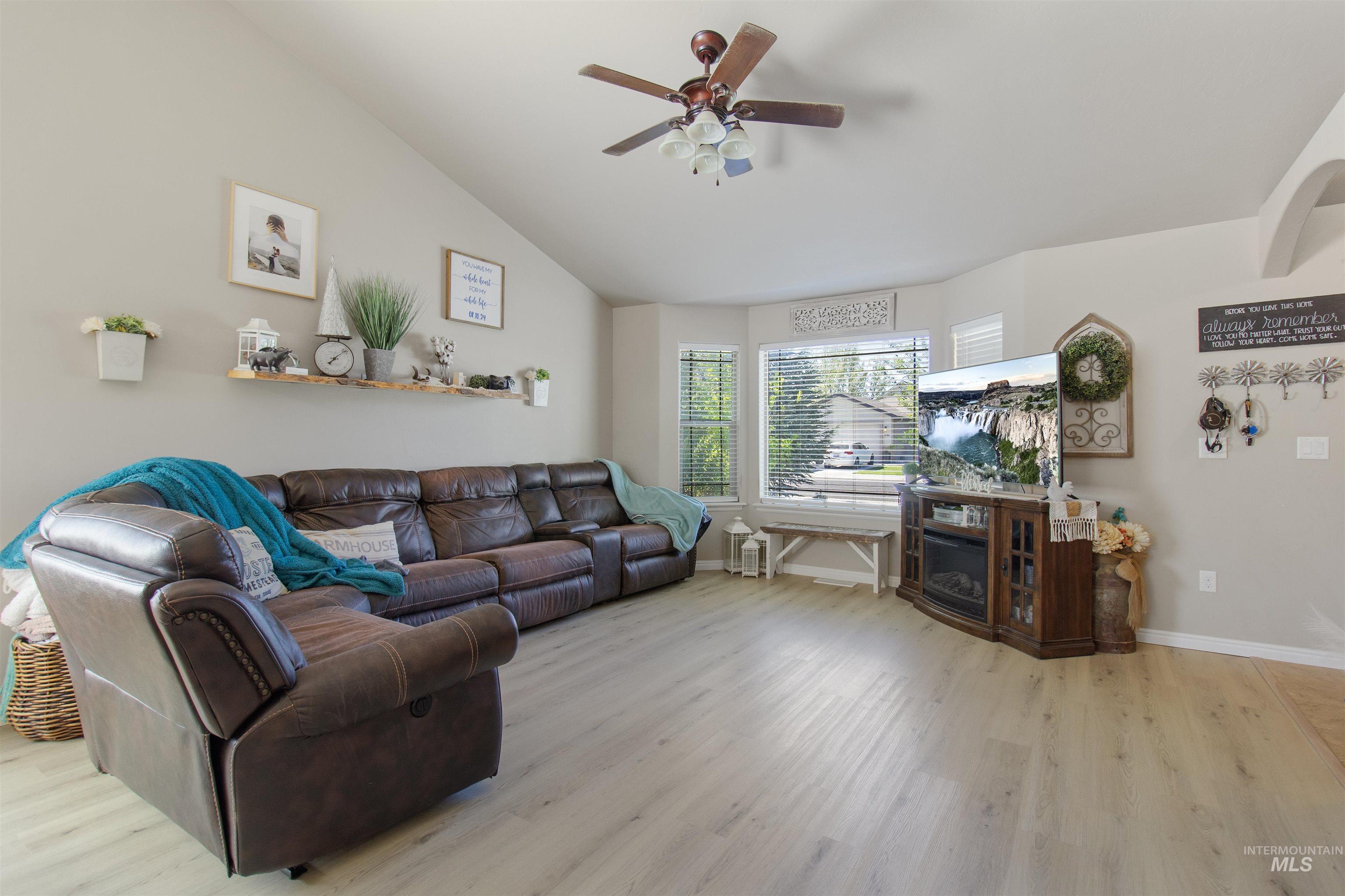 1068 Terra Ave Property Photo 11