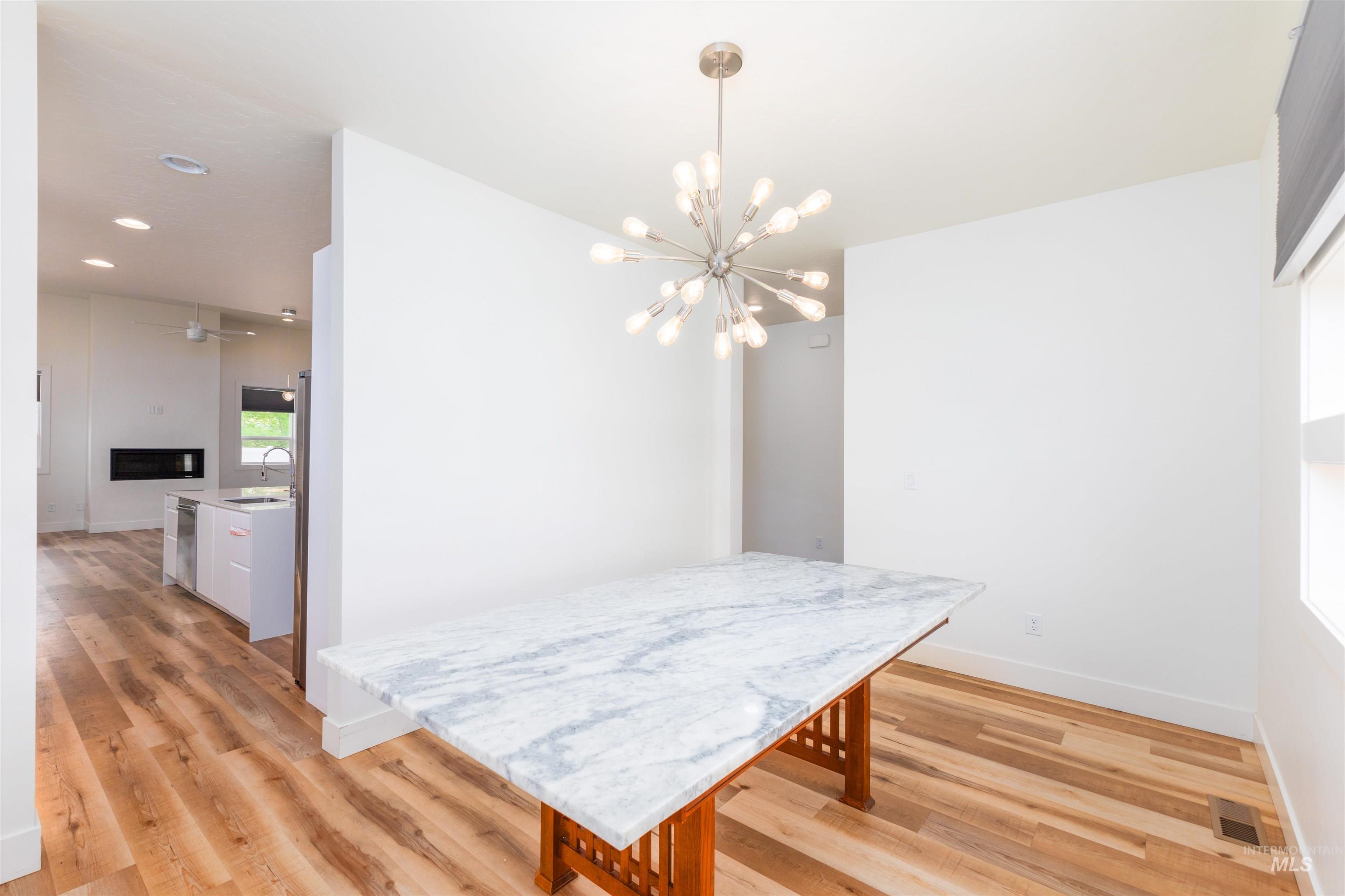 191 S Fuji Avenue Property Photo 3