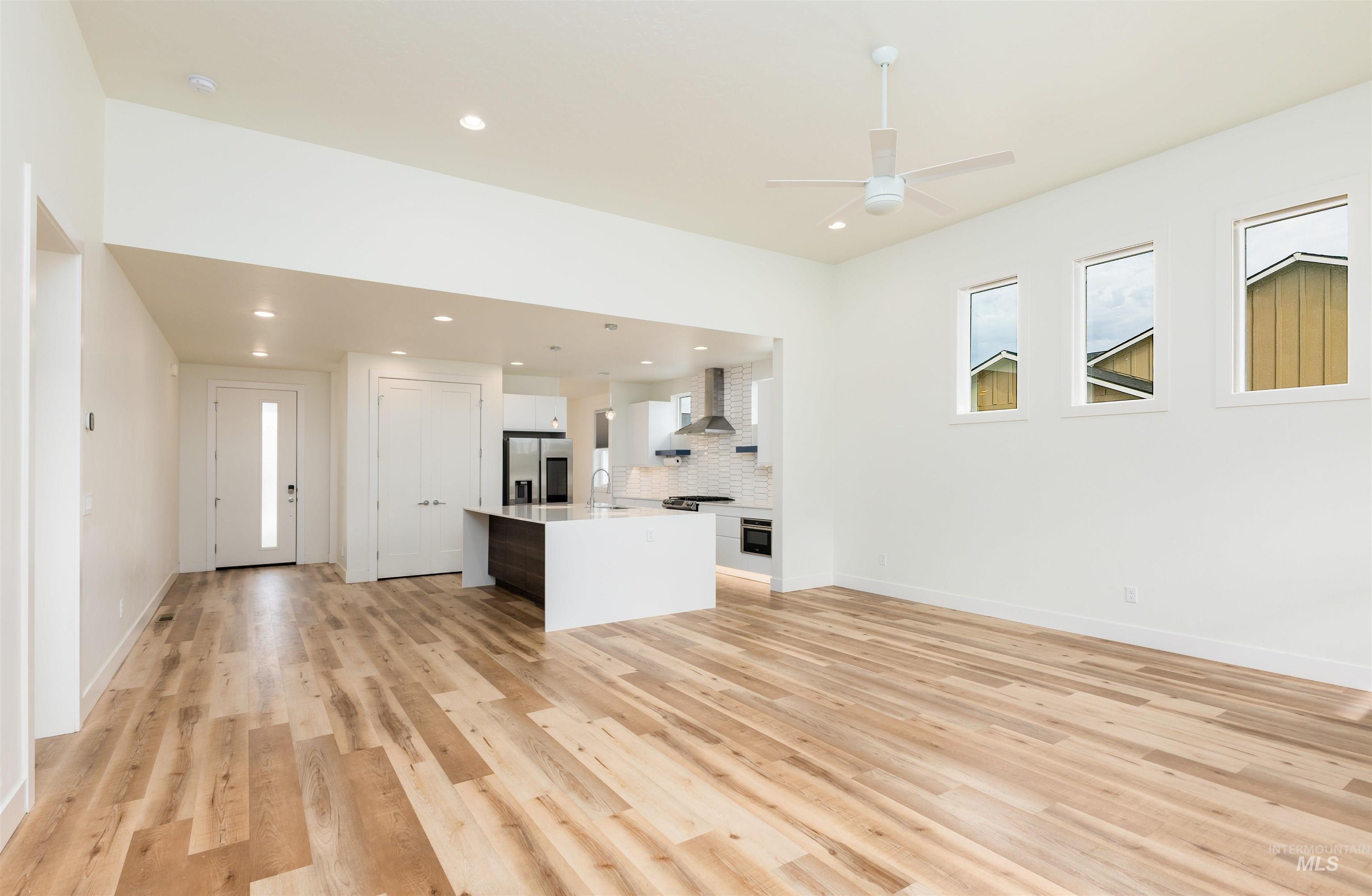 191 S Fuji Avenue Property Photo 8