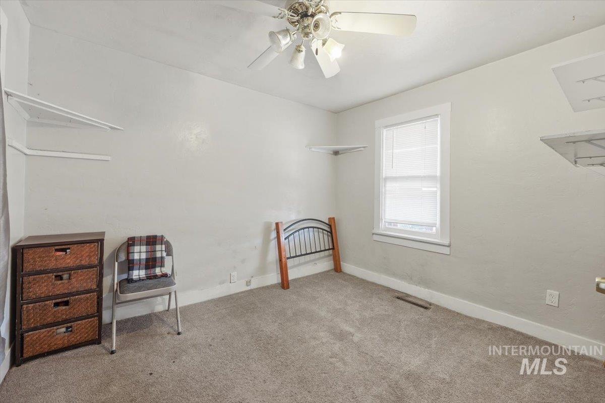 224 S Fern St Property Photo 7