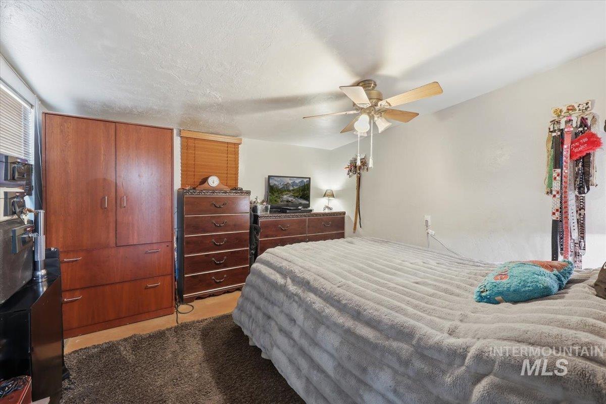224 S Fern St Property Photo 9