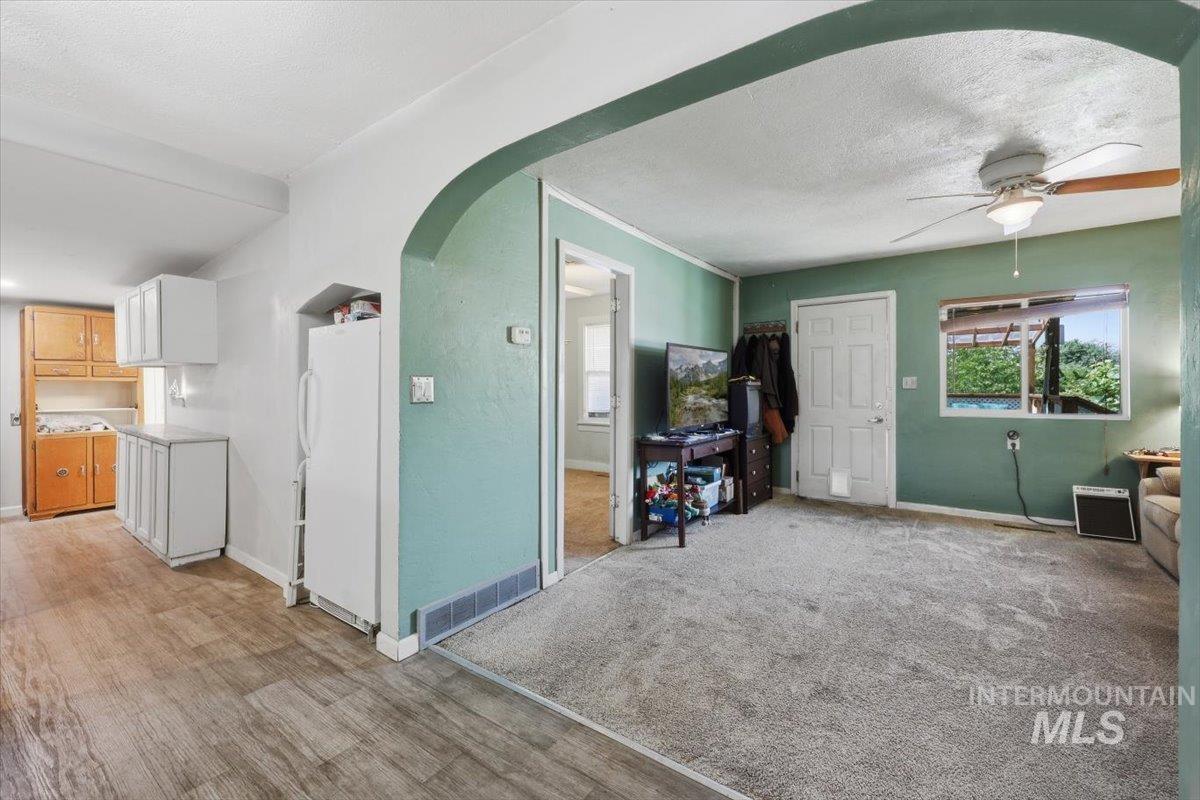 224 S Fern St Property Photo 13