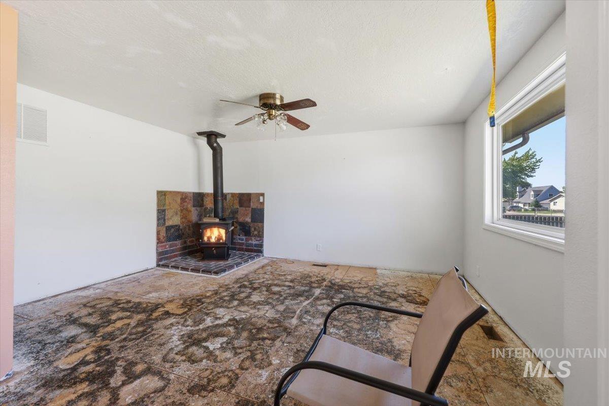 610 Nw 16th Street Property Photo 4