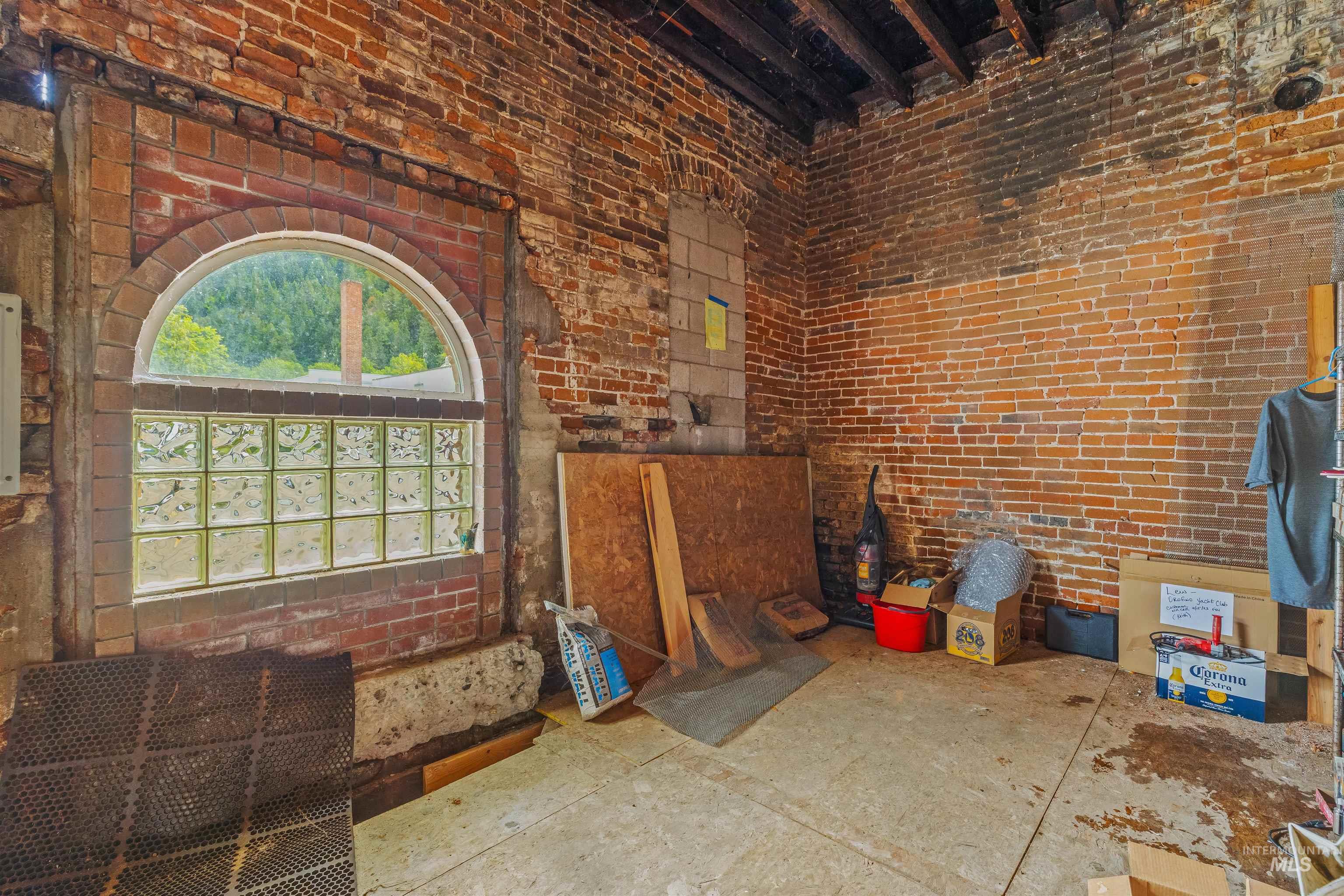 226 Johnson Ave Property Photo 10