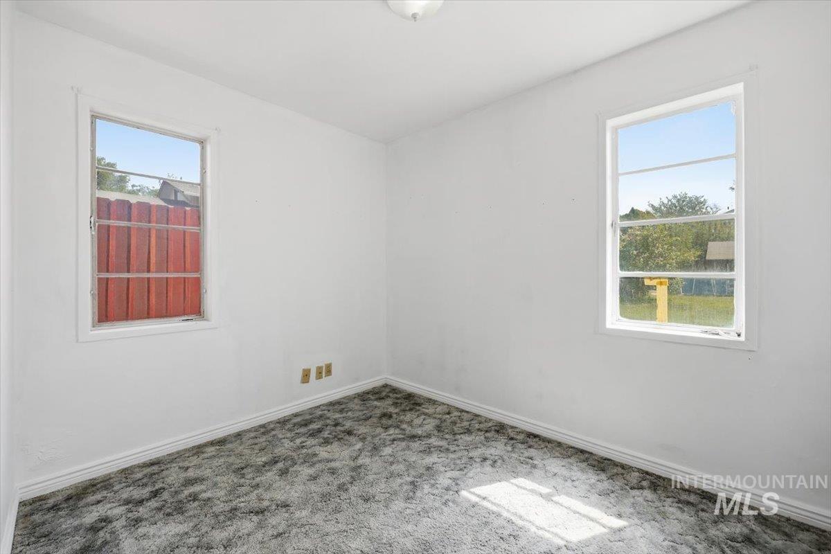 8 N Sunset St Property Photo 11