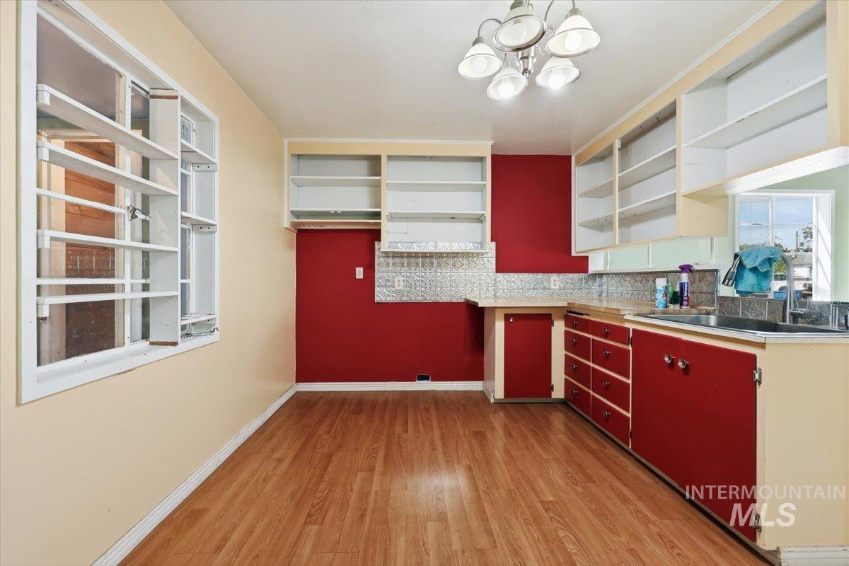 8 N Sunset St Property Photo 14