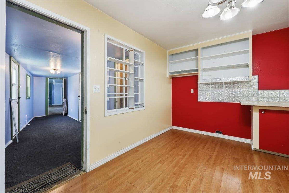8 N Sunset St Property Photo 16