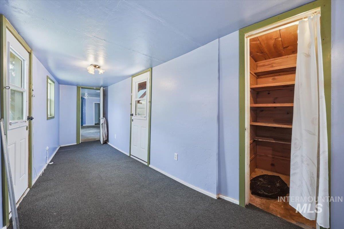 8 N Sunset St Property Photo 18