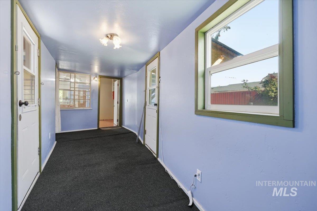 8 N Sunset St Property Photo 19