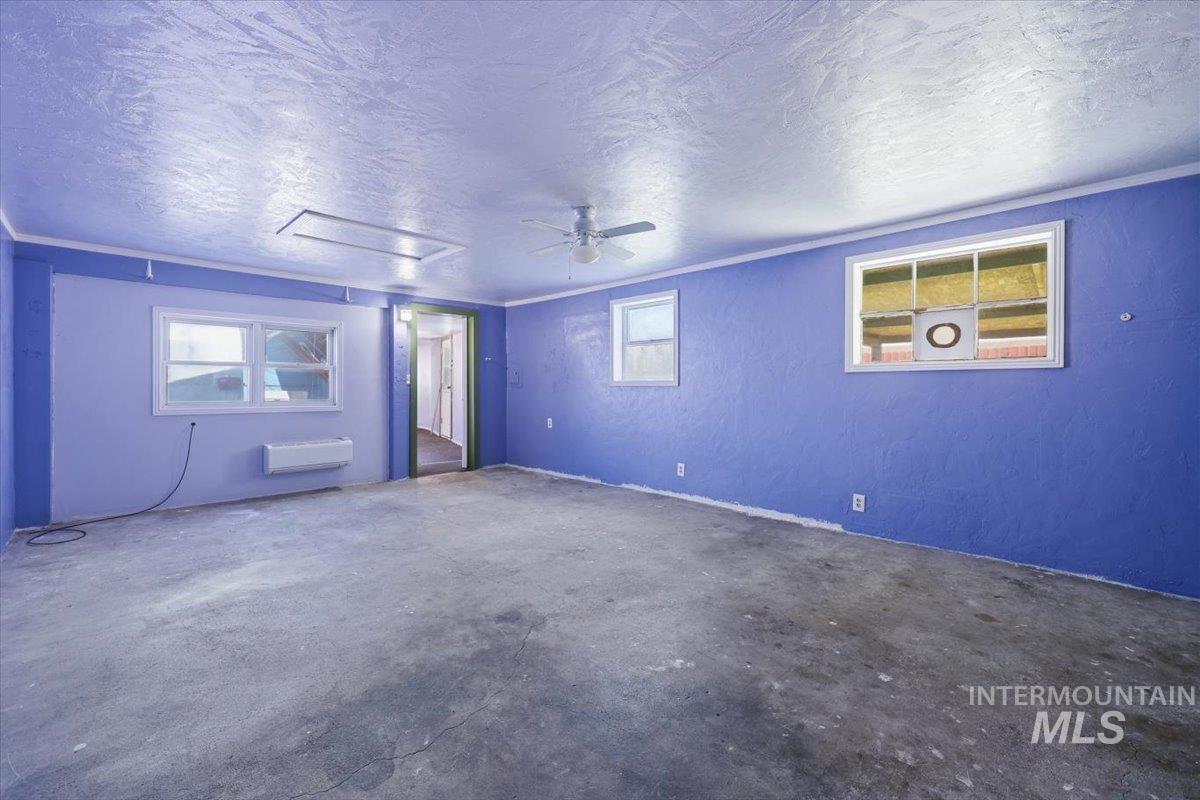 8 N Sunset St Property Photo 20