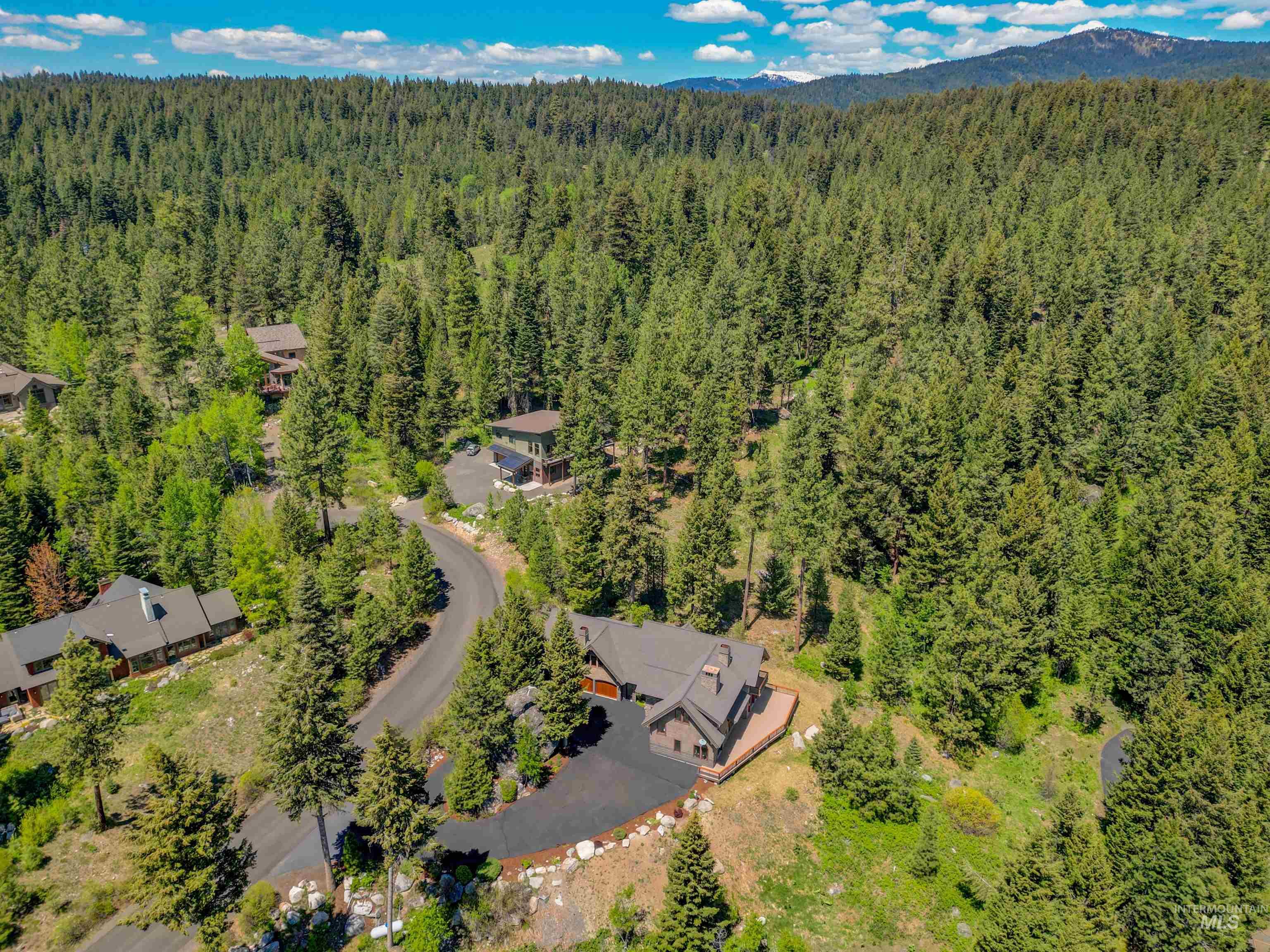 1642 Lakeridge Drive Property Photo 8