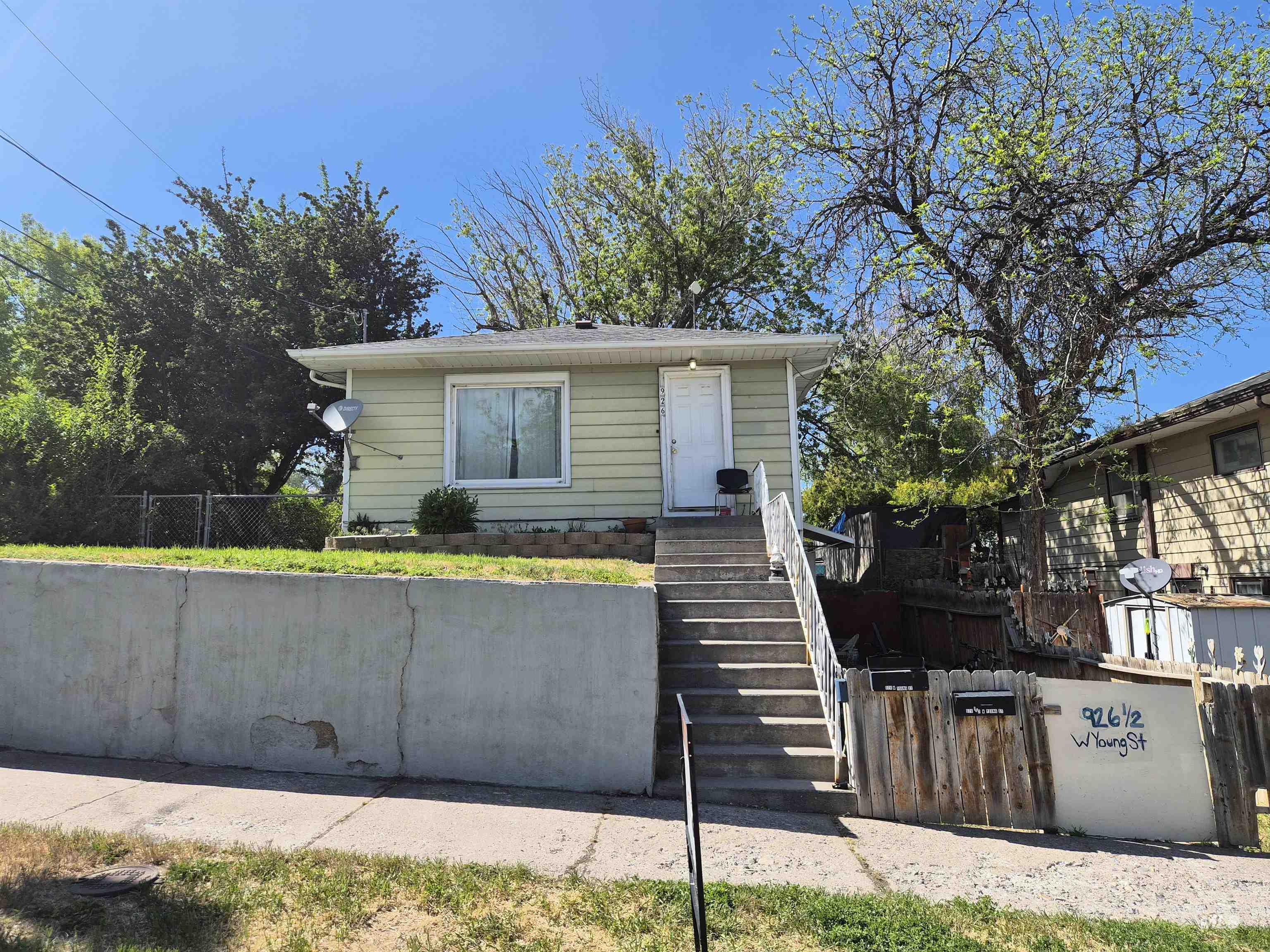 926 W Young St. Property Photo 2
