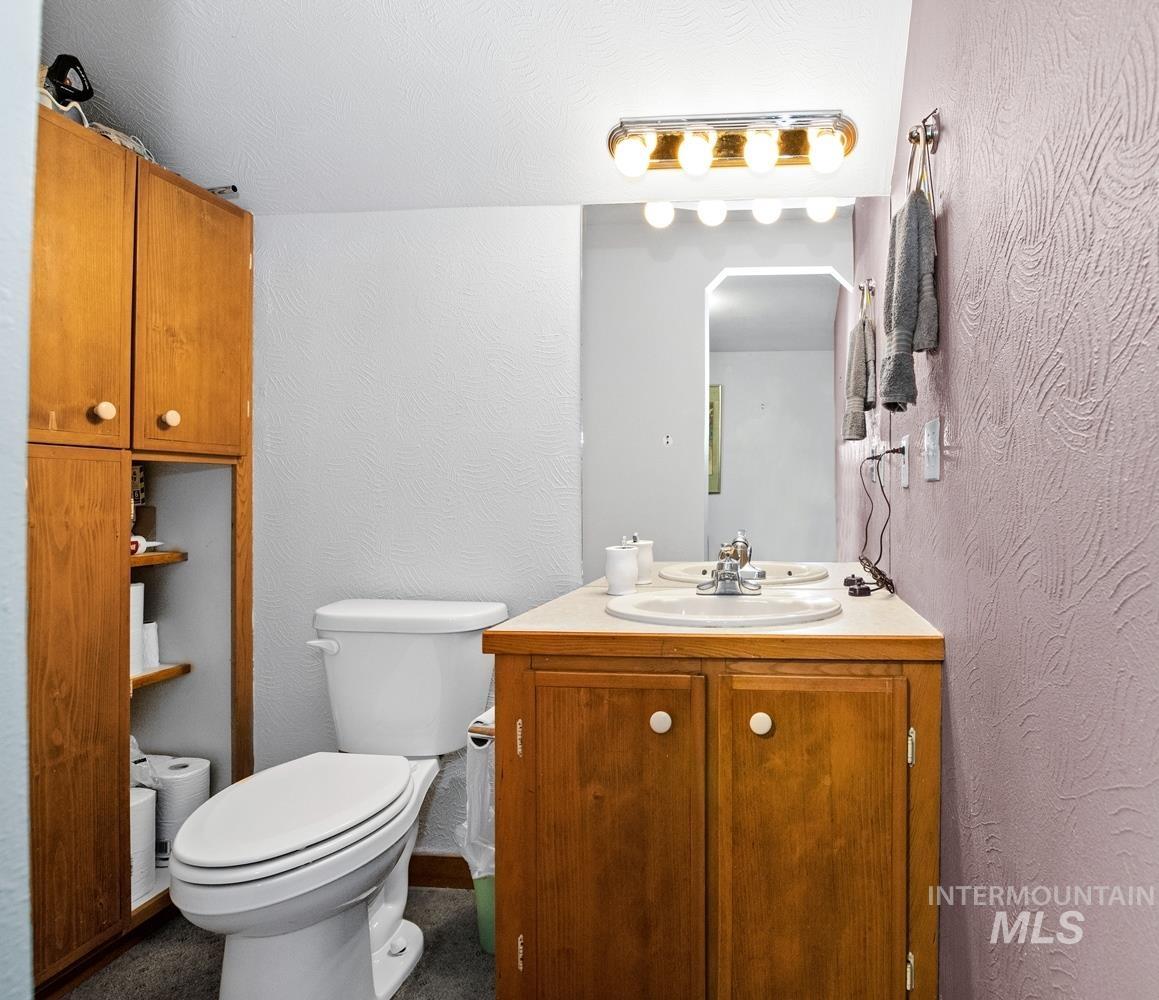 907 Ann Street Property Photo 28