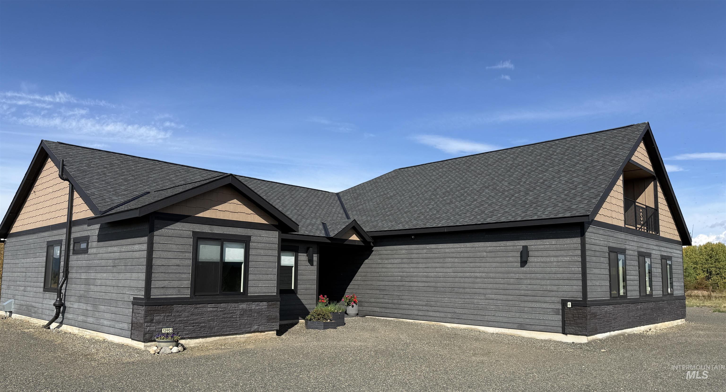 13903 Sky View Court Property Photo 1