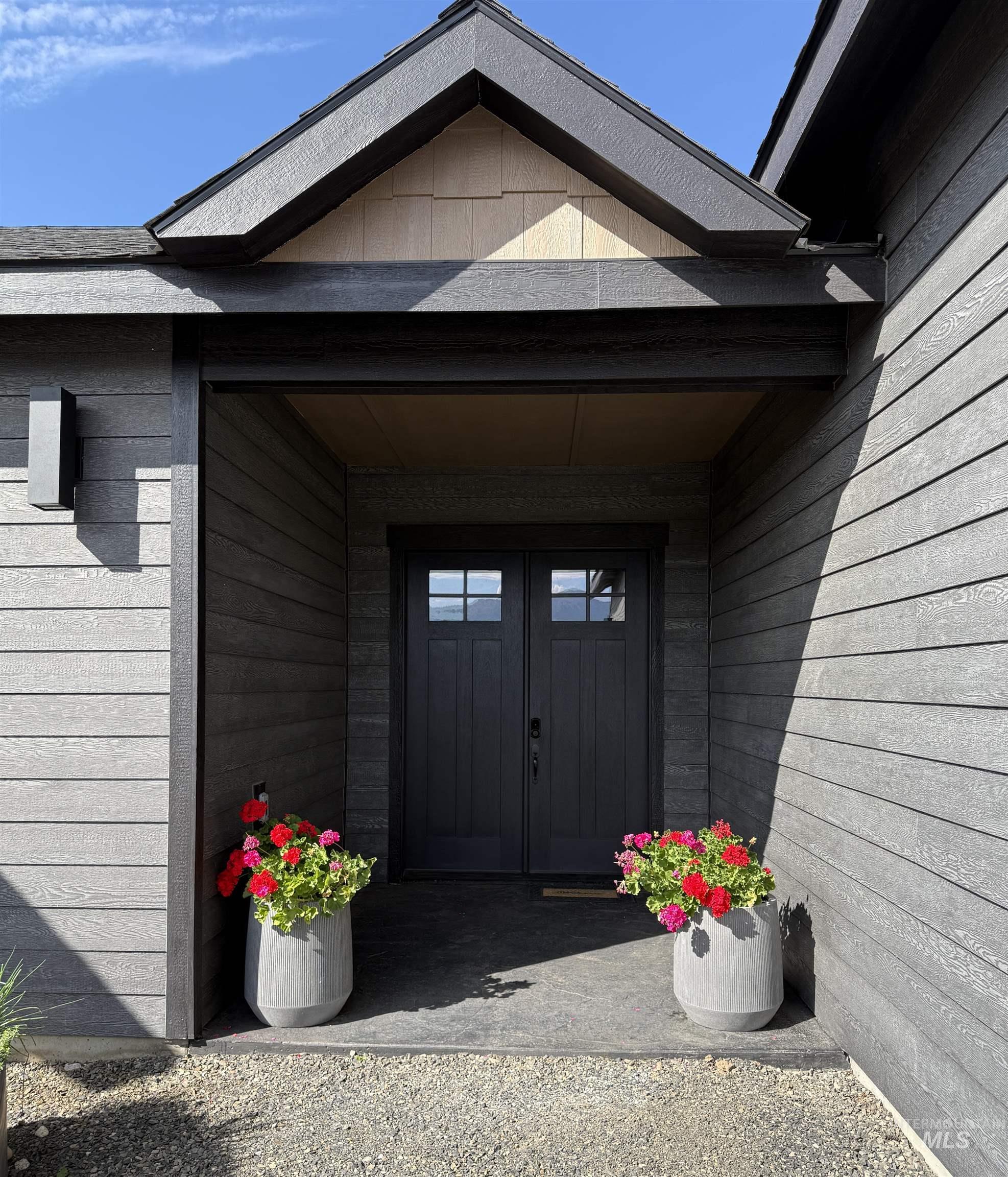 13903 Sky View Court Property Photo 2