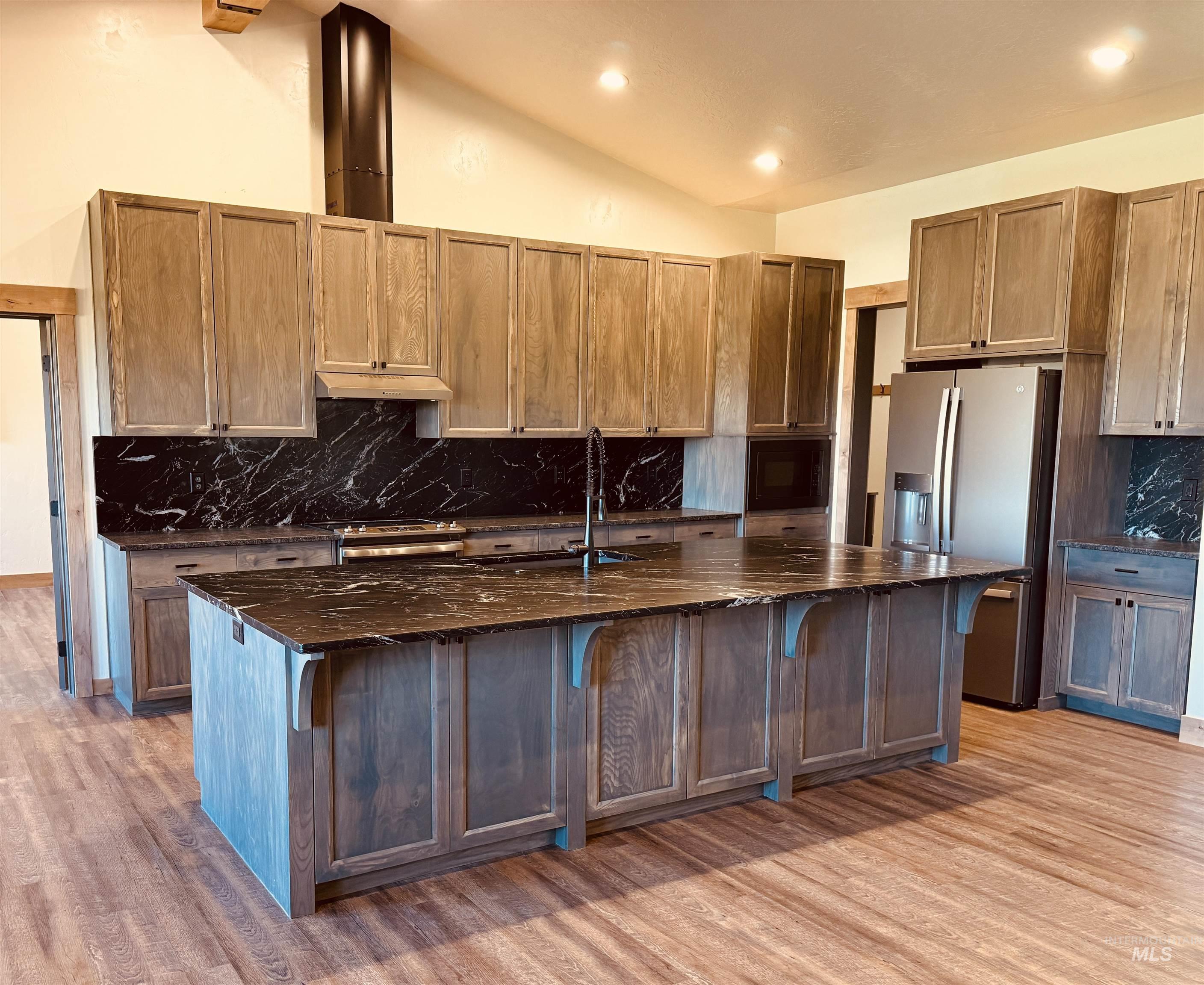 13903 Sky View Court Property Photo 7