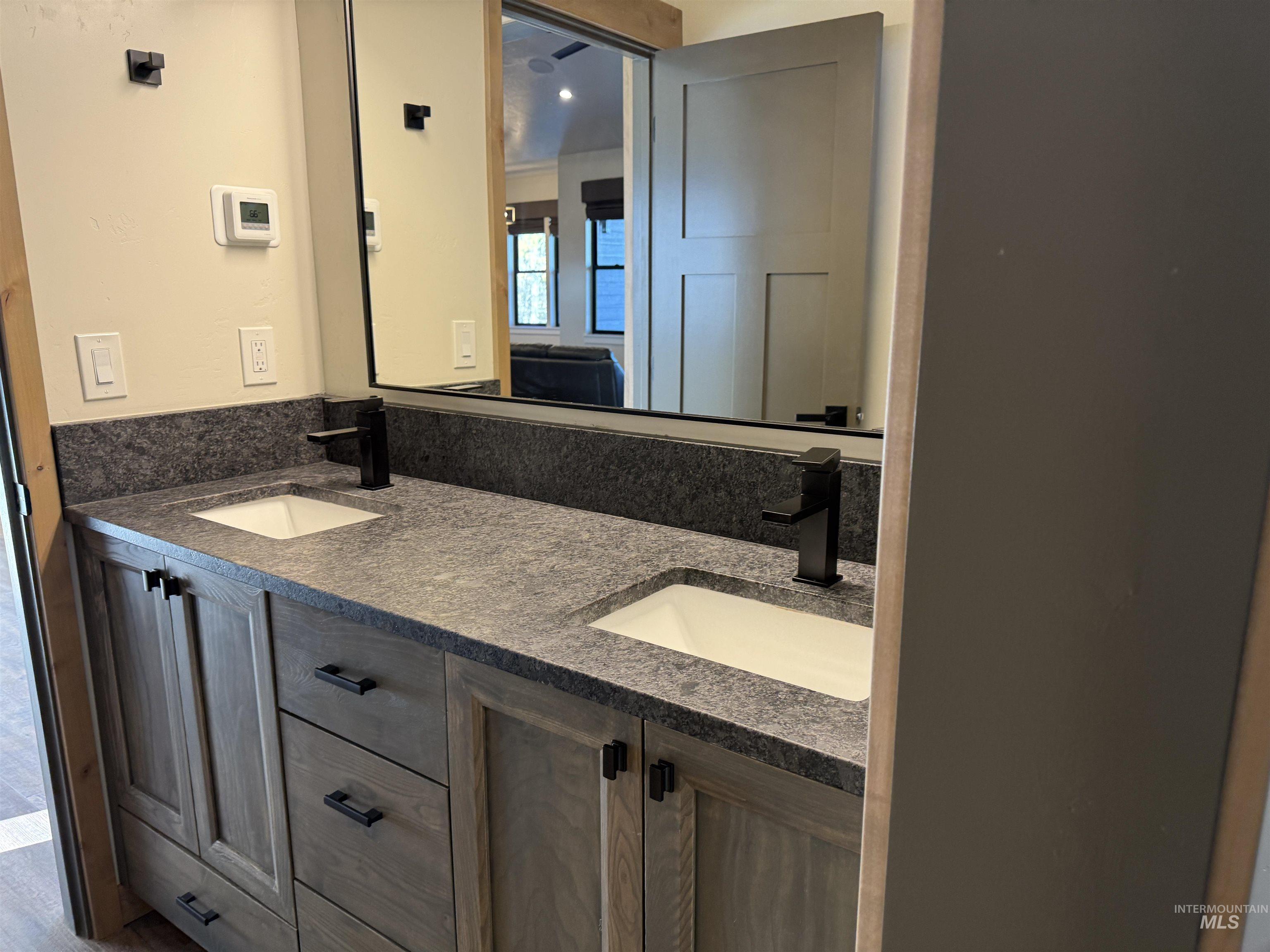 13903 Sky View Court Property Photo 17