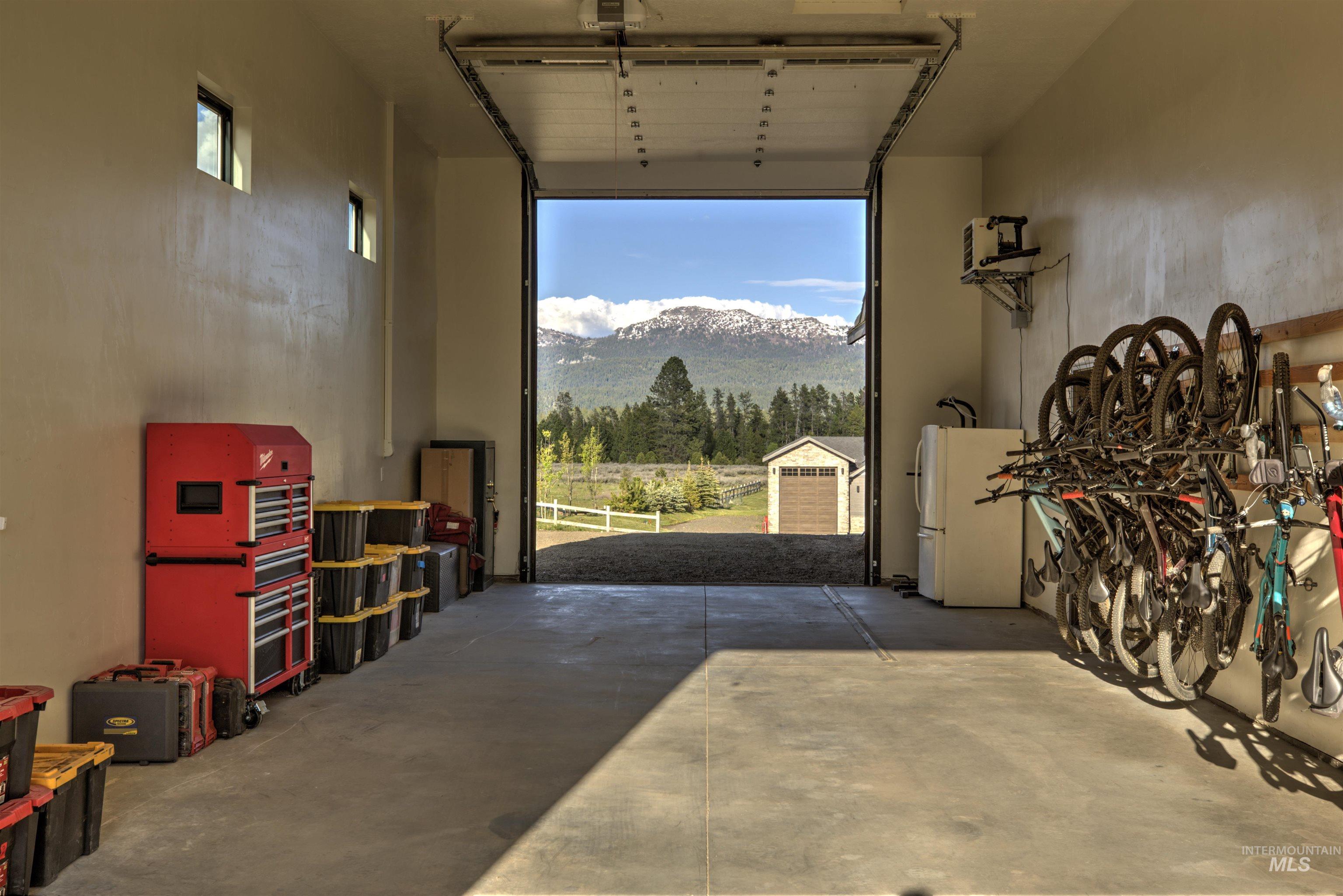 13903 Sky View Court Property Photo 45