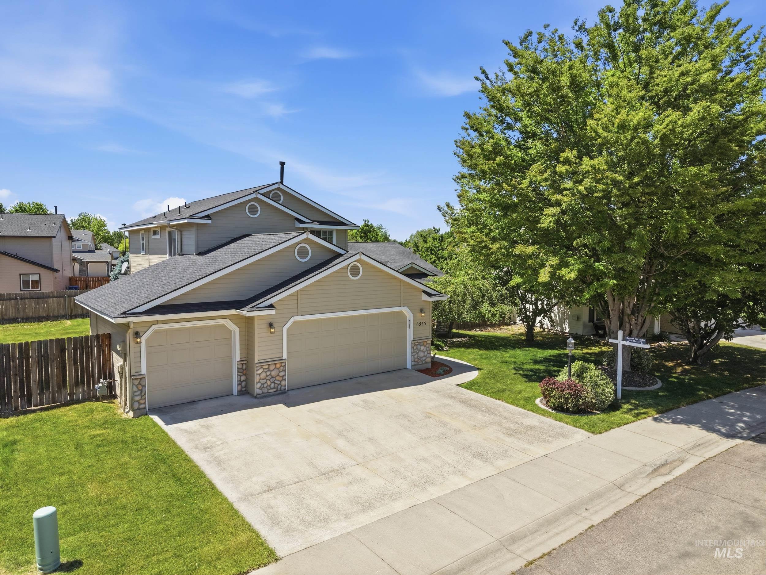 6555 S Moon Pl. Property Photo 1