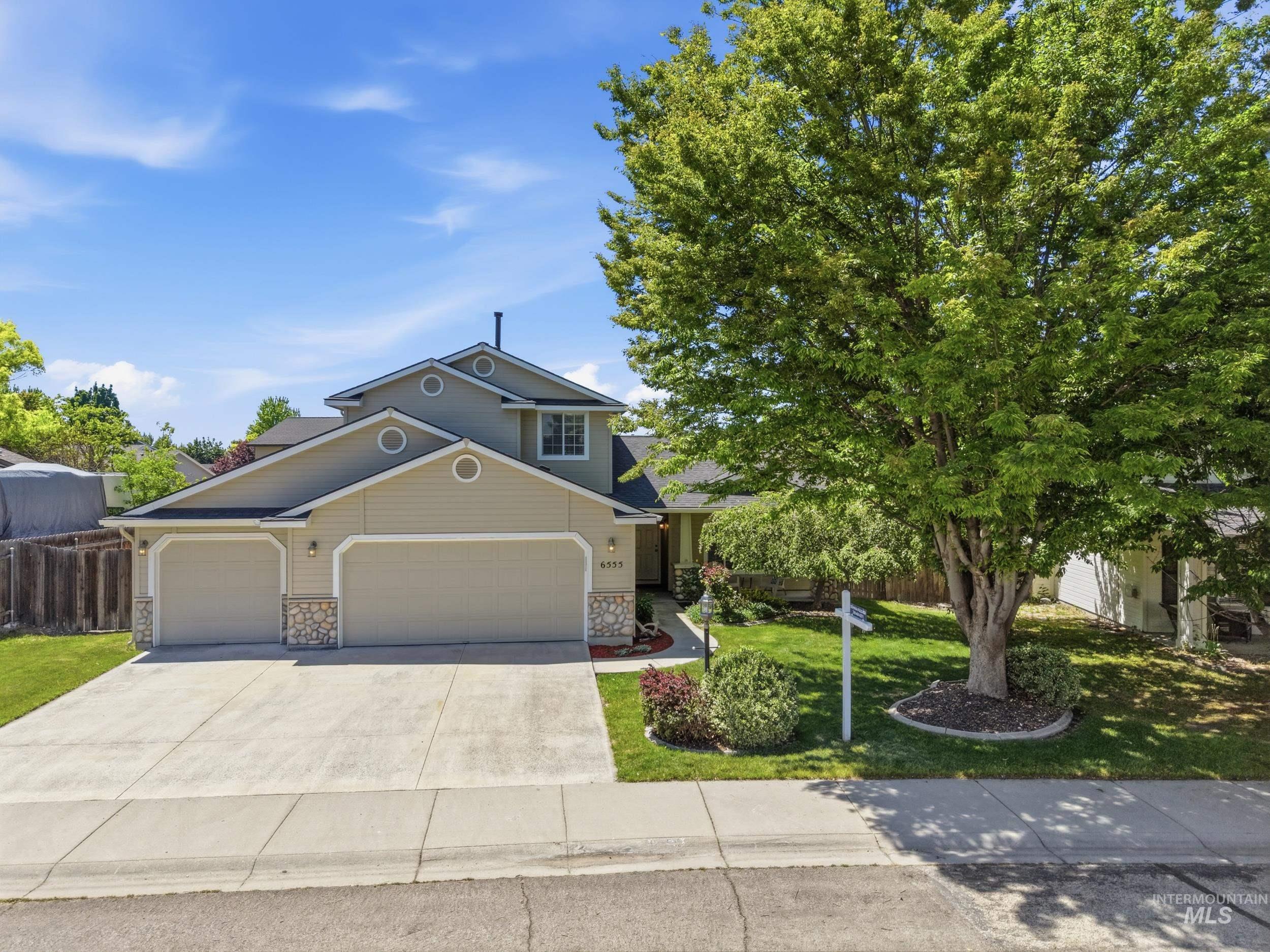 6555 S Moon Pl. Property Photo 3