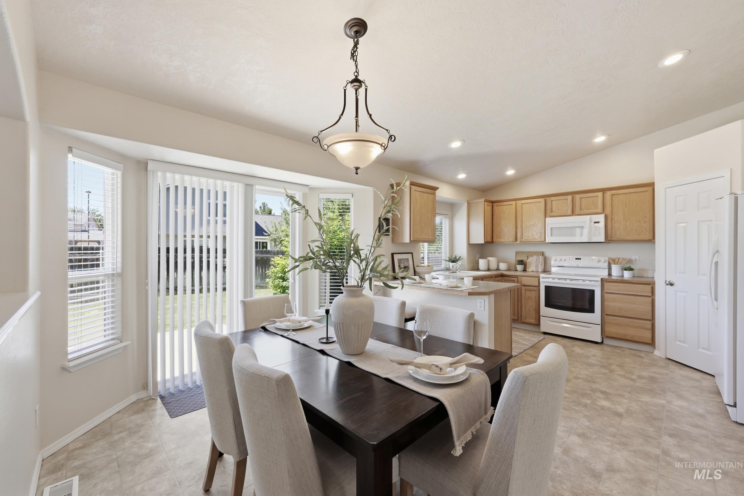 6555 S Moon Pl. Property Photo 15