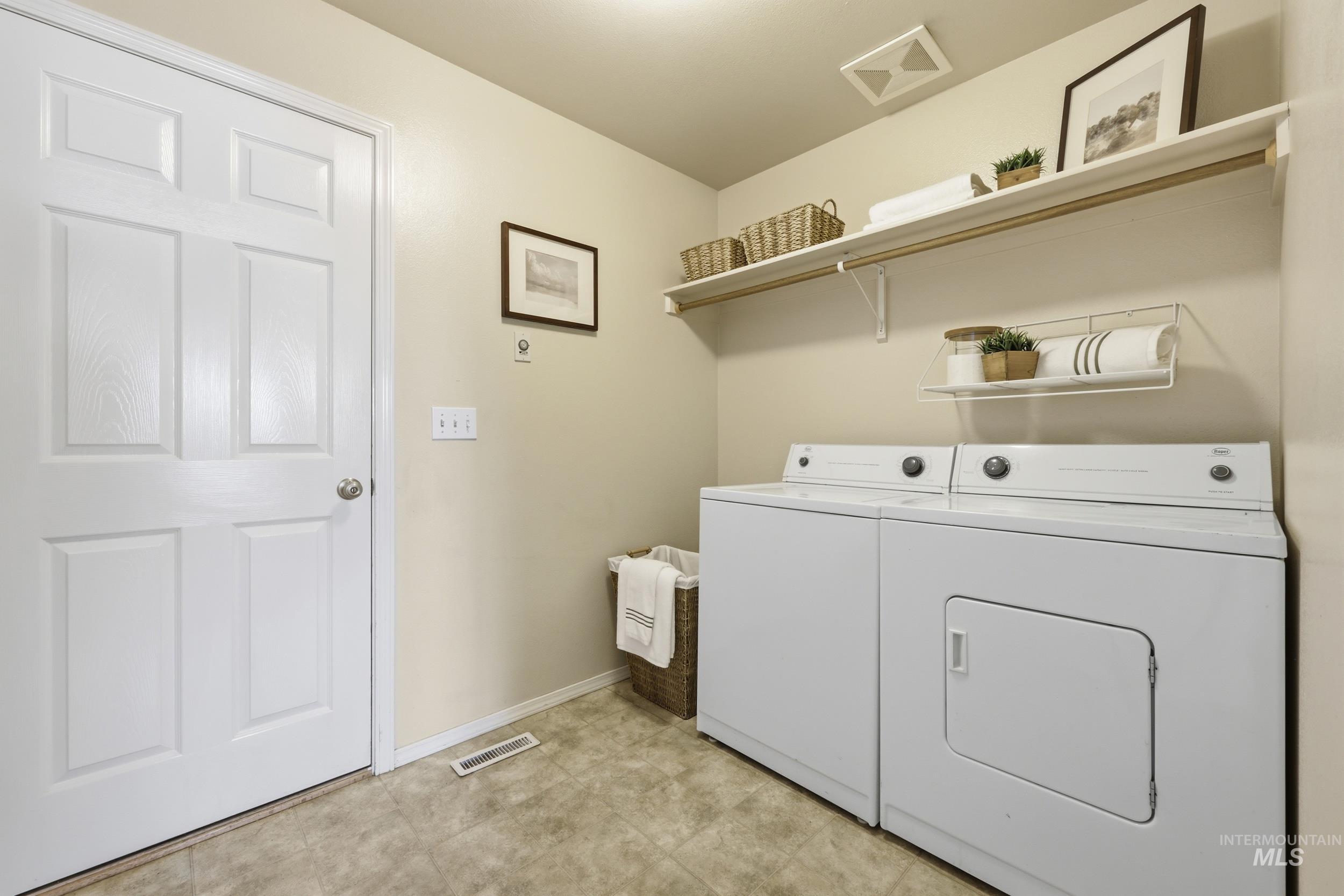 6555 S Moon Pl. Property Photo 22