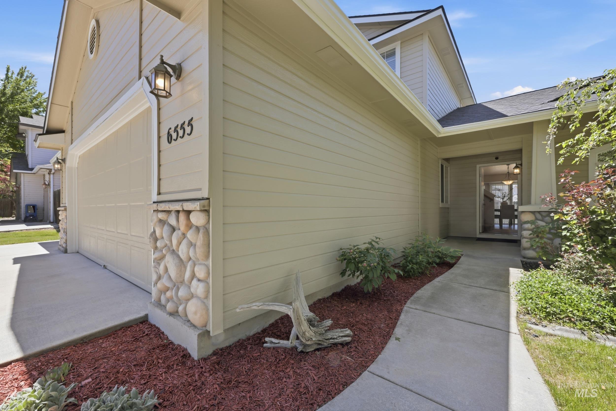 6555 S Moon Pl. Property Photo 33