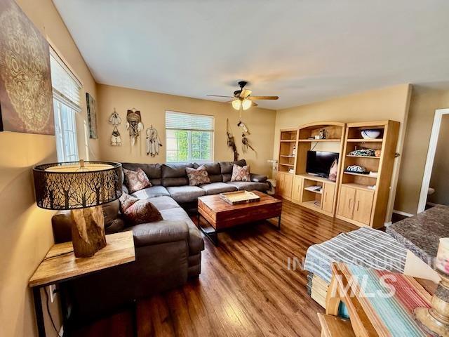 1750 E Wheatlands Property Photo 3