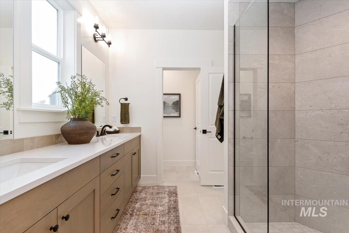 6553 S Charlie Pl. Property Photo 23