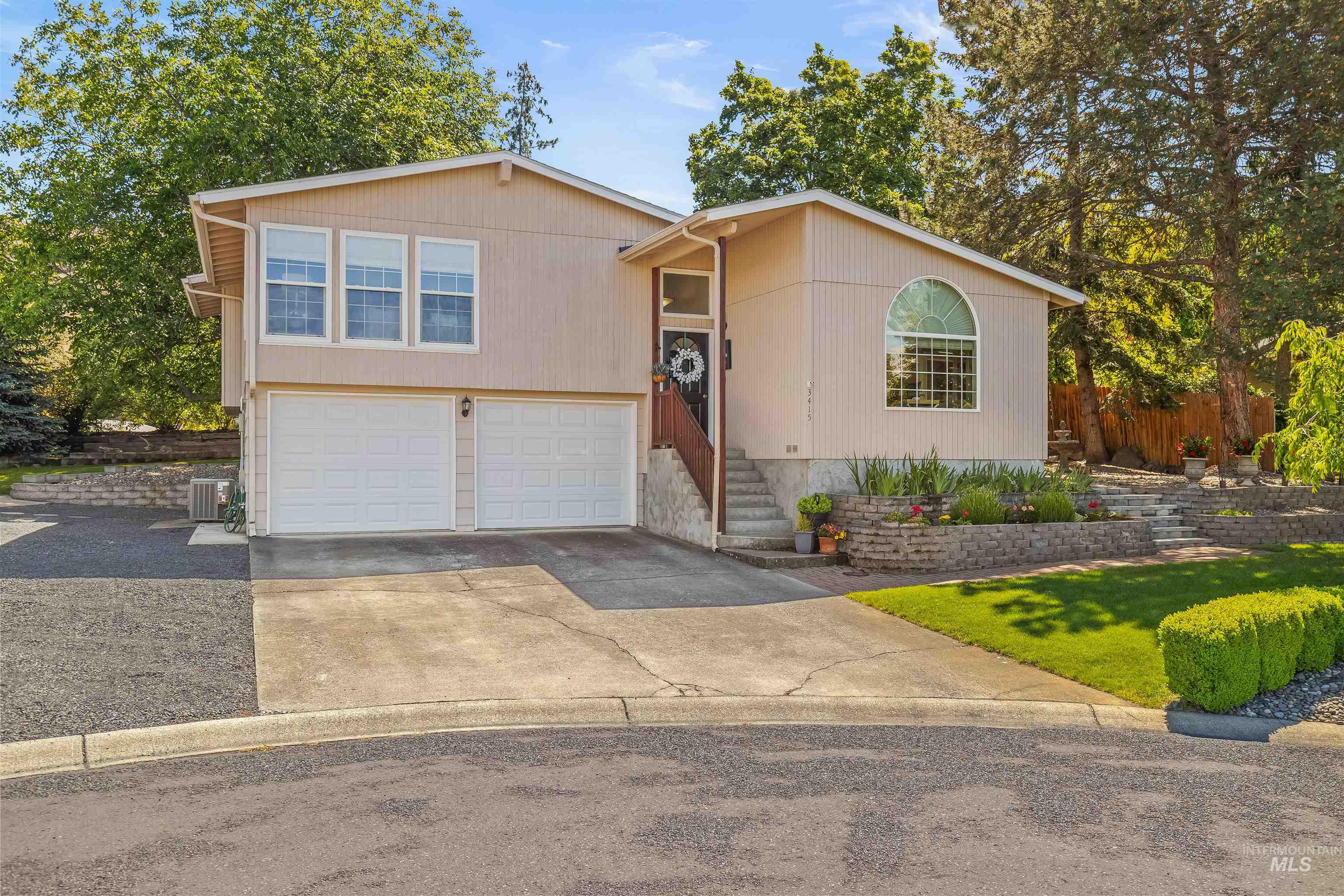 3415 Selway Dr Property Photo 4