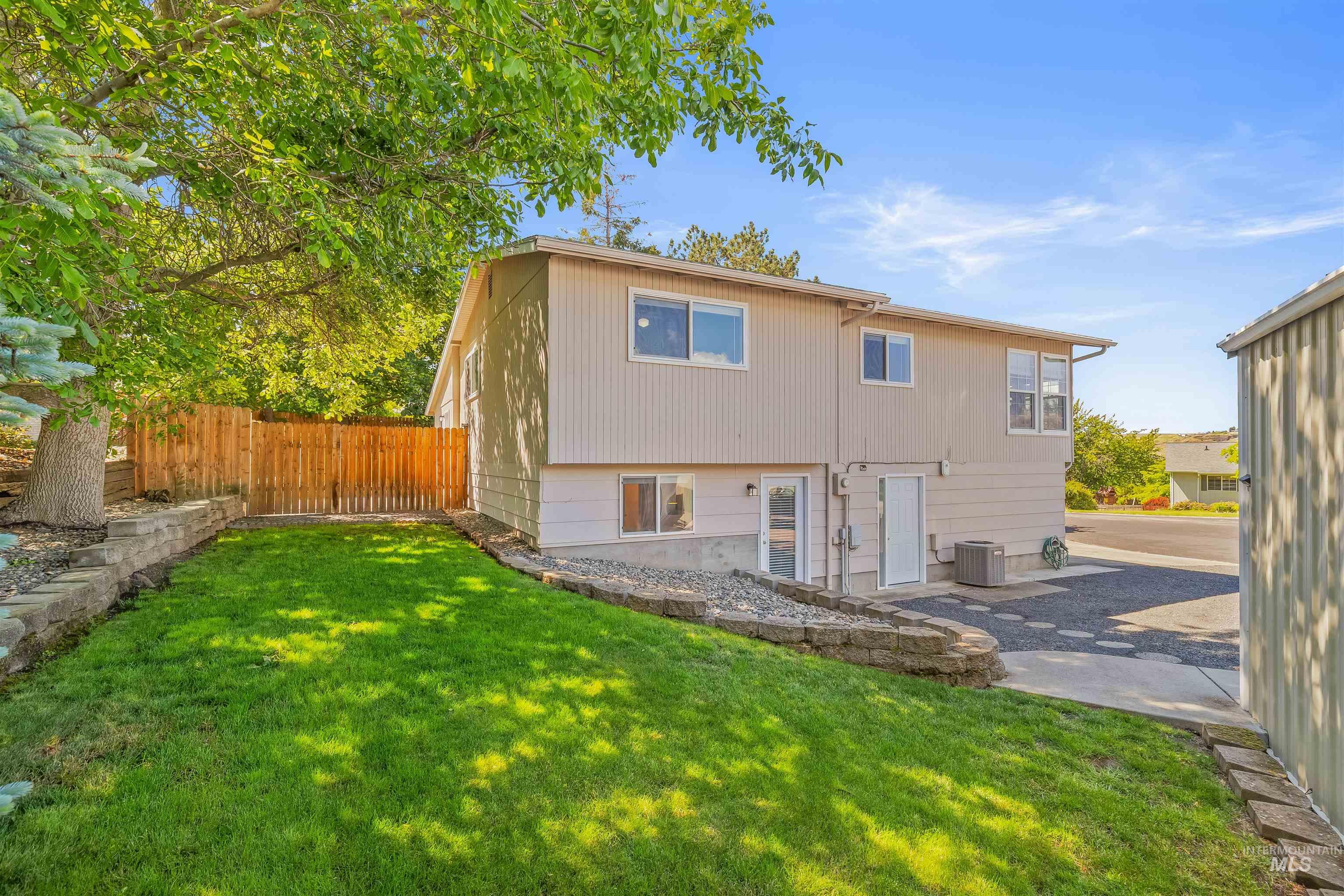 3415 Selway Dr Property Photo 30